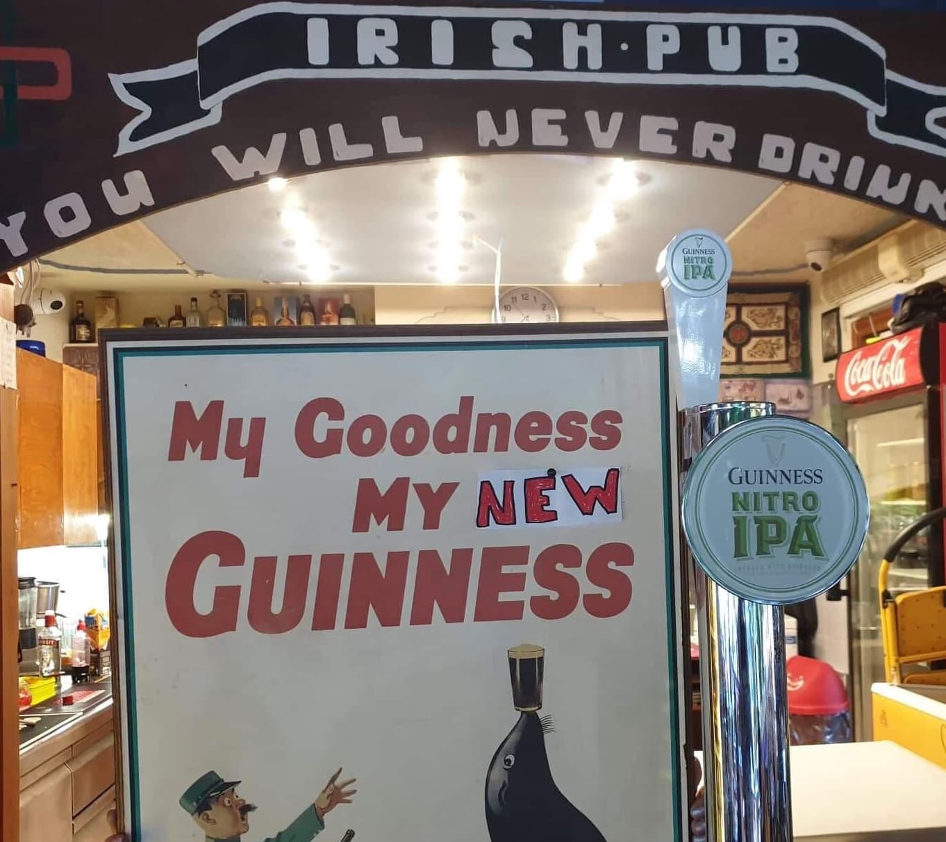 Aigaion Irish Pub — Irish pub in Santorini
