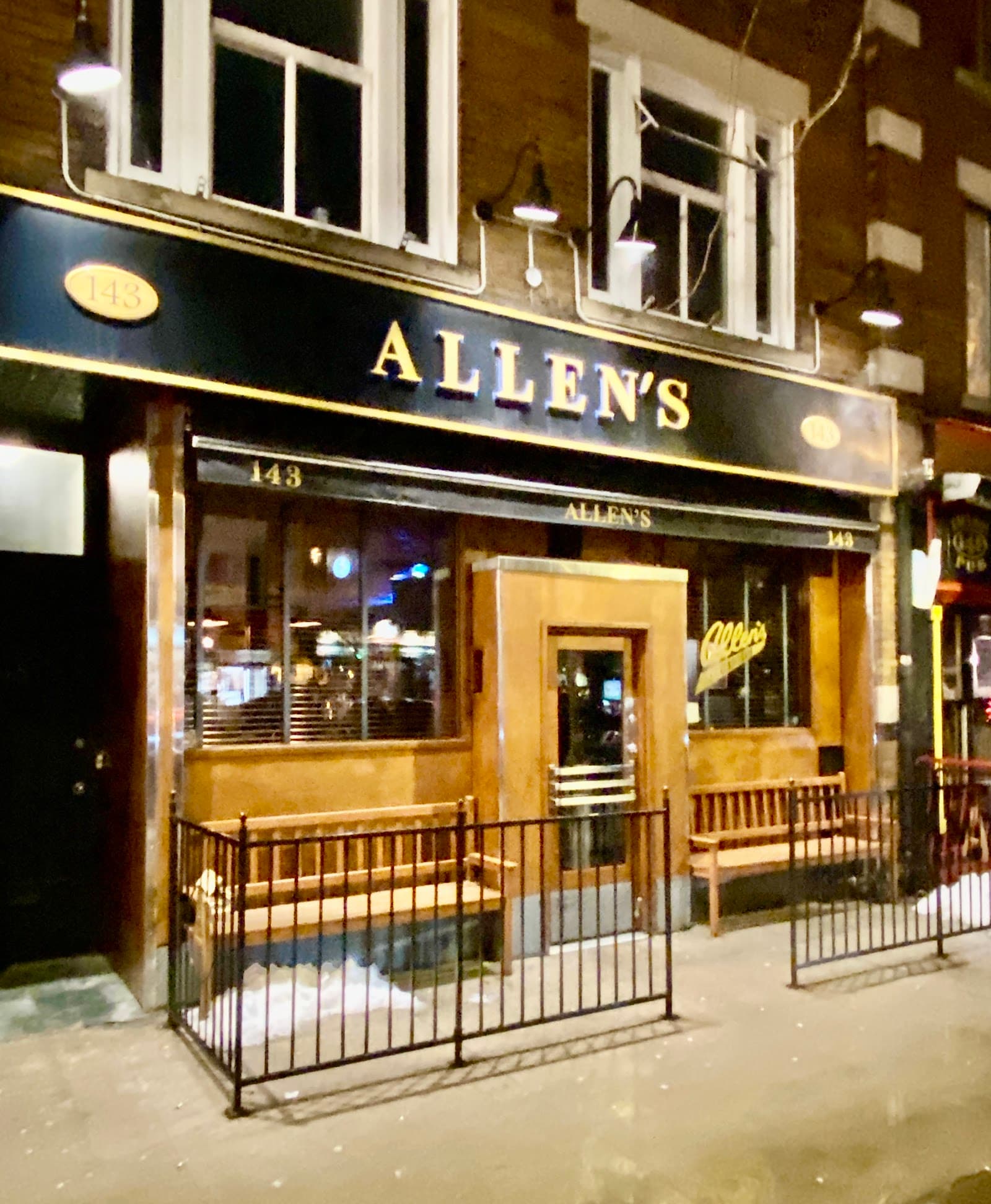 Allen's — Irish pub in Toronto