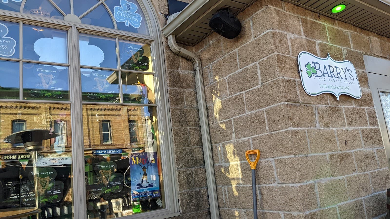 Barry's Old School Irish — Irish pub in Rochester