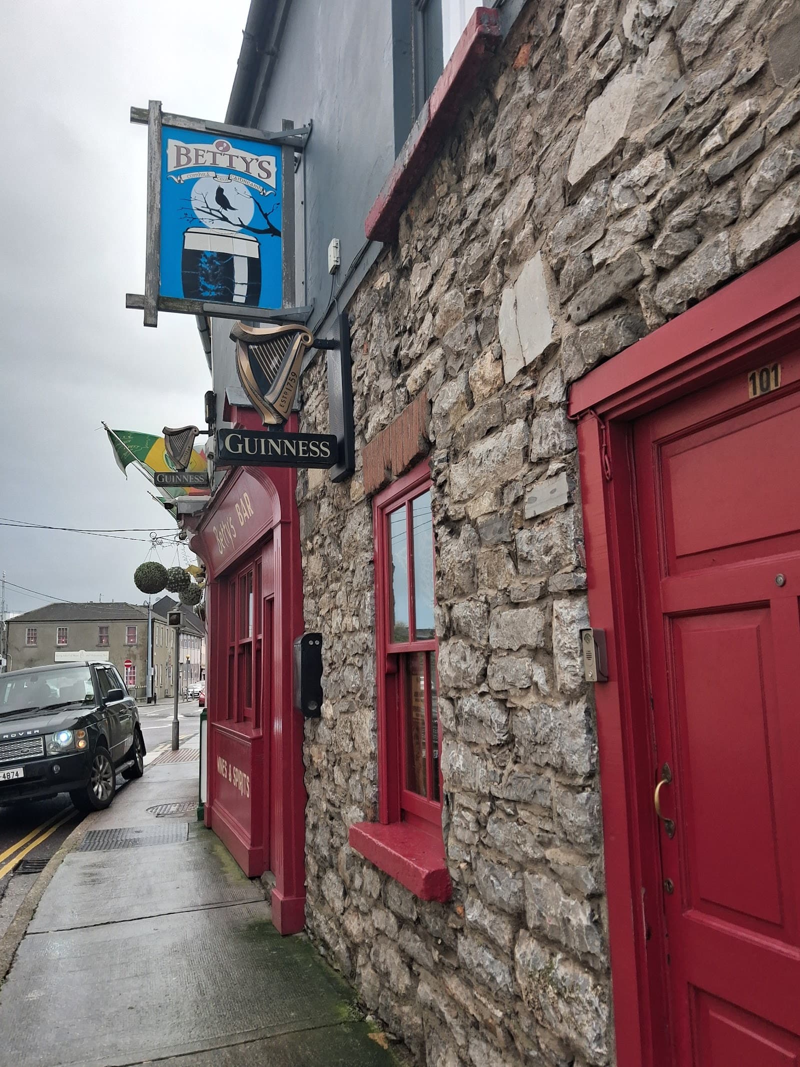 Betty's Bar — Irish pub in Tralee