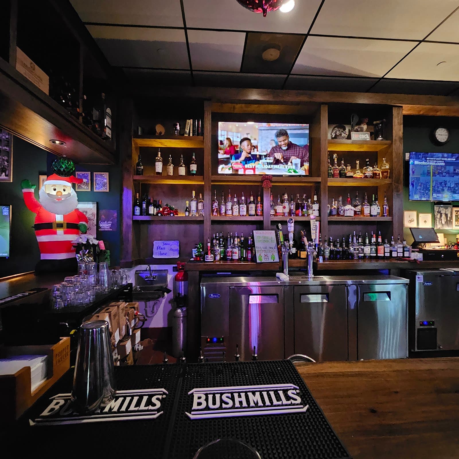 The Blue Rooster Irish Pub and Grill — Irish pub in Houston