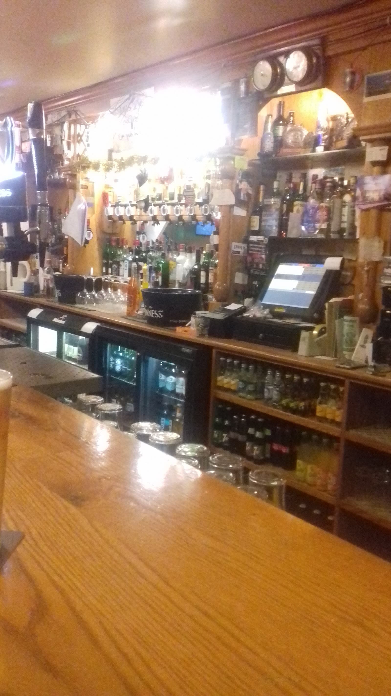 Brownes Bar & Lounge — Irish pub in Wexford
