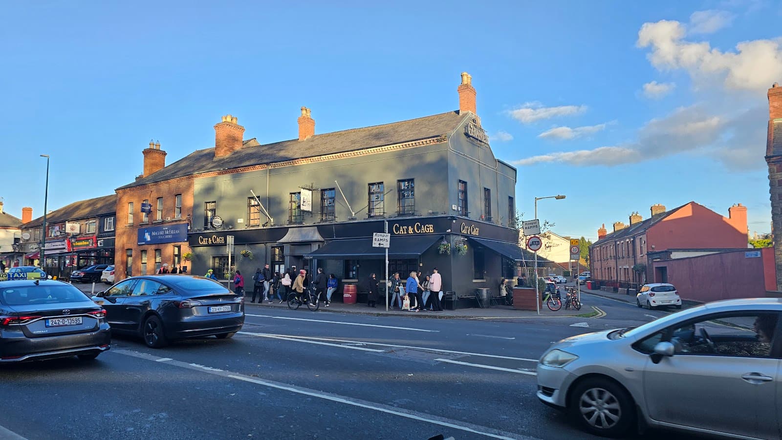 Cat and Cage — Irish pub in Dublin