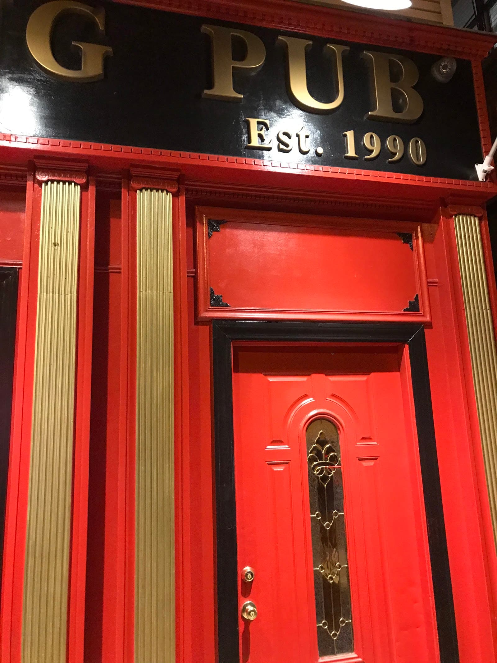 Claddagh Ring Pub — Irish pub in Chicago