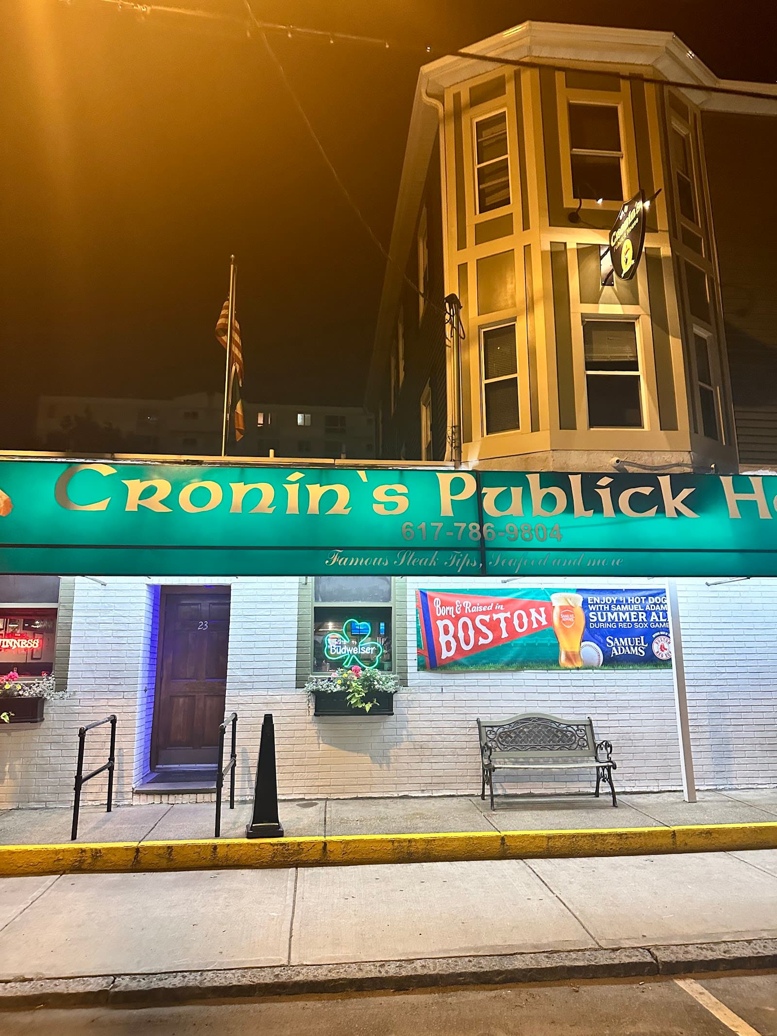 Cronin's Publick House — Irish pub in Quincy