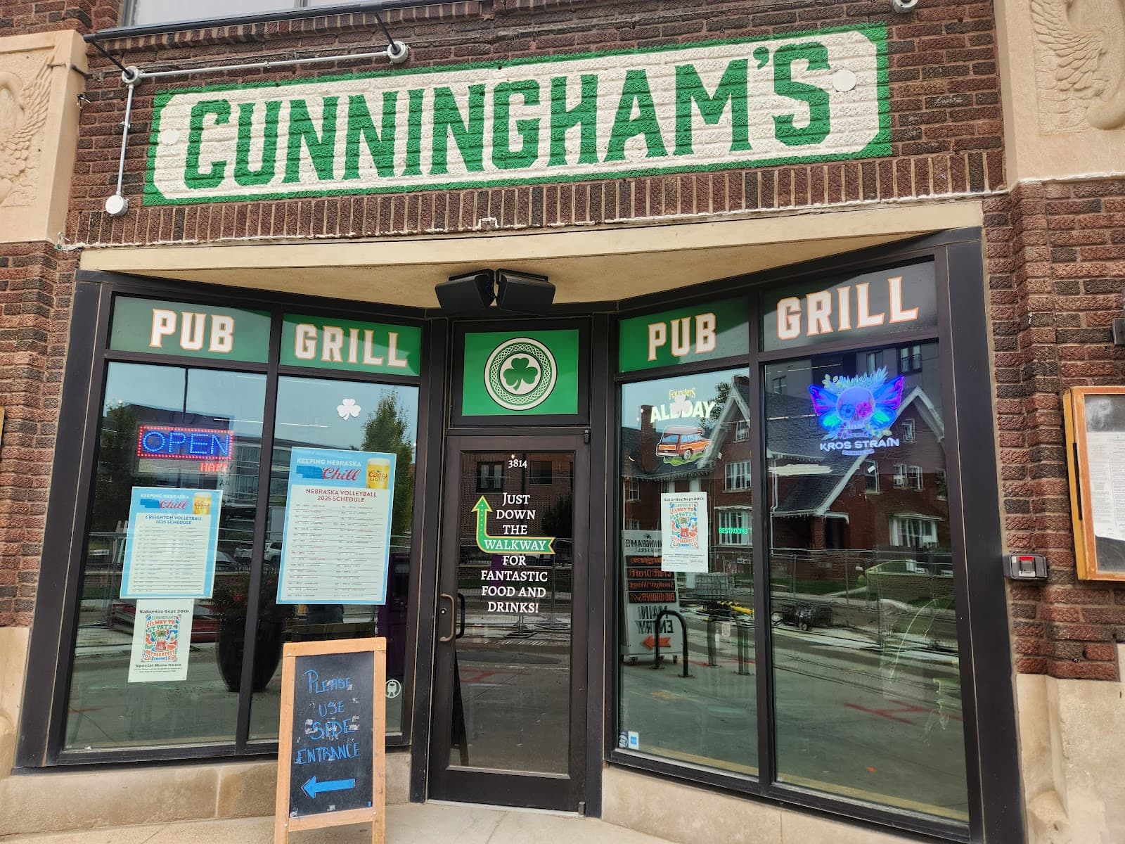 Cunningham's Pub and Grill Blackstone — Irish pub in Omaha