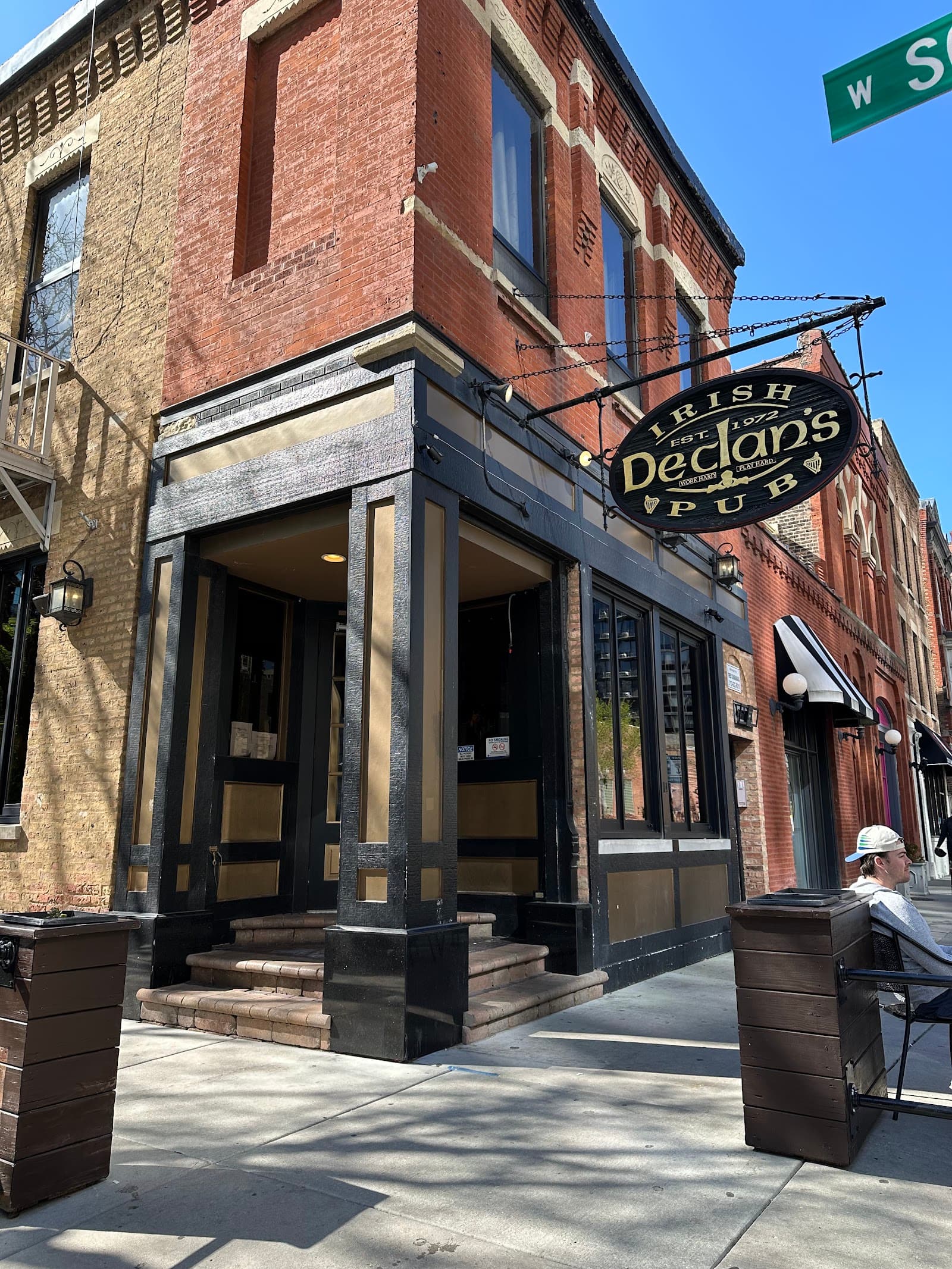 Declan's Irish Pub — Irish pub in Chicago