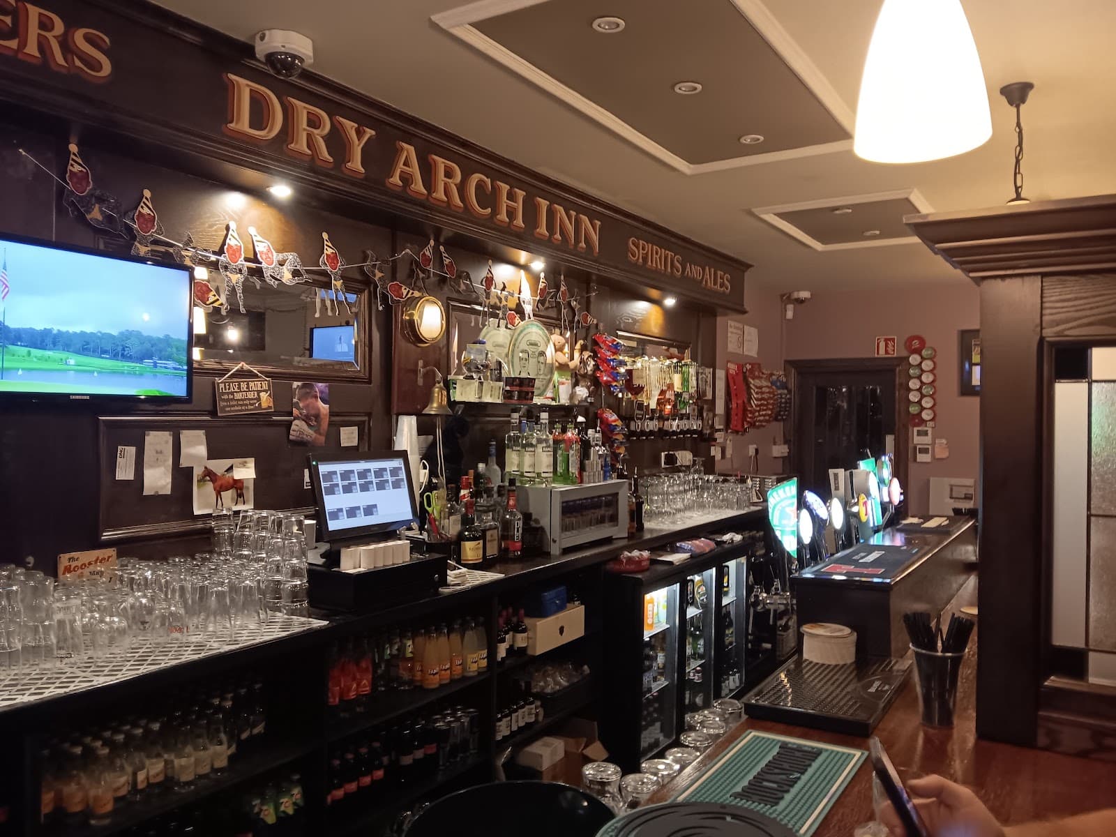 Dry Arch Inn — Irish pub in Letterkenny
