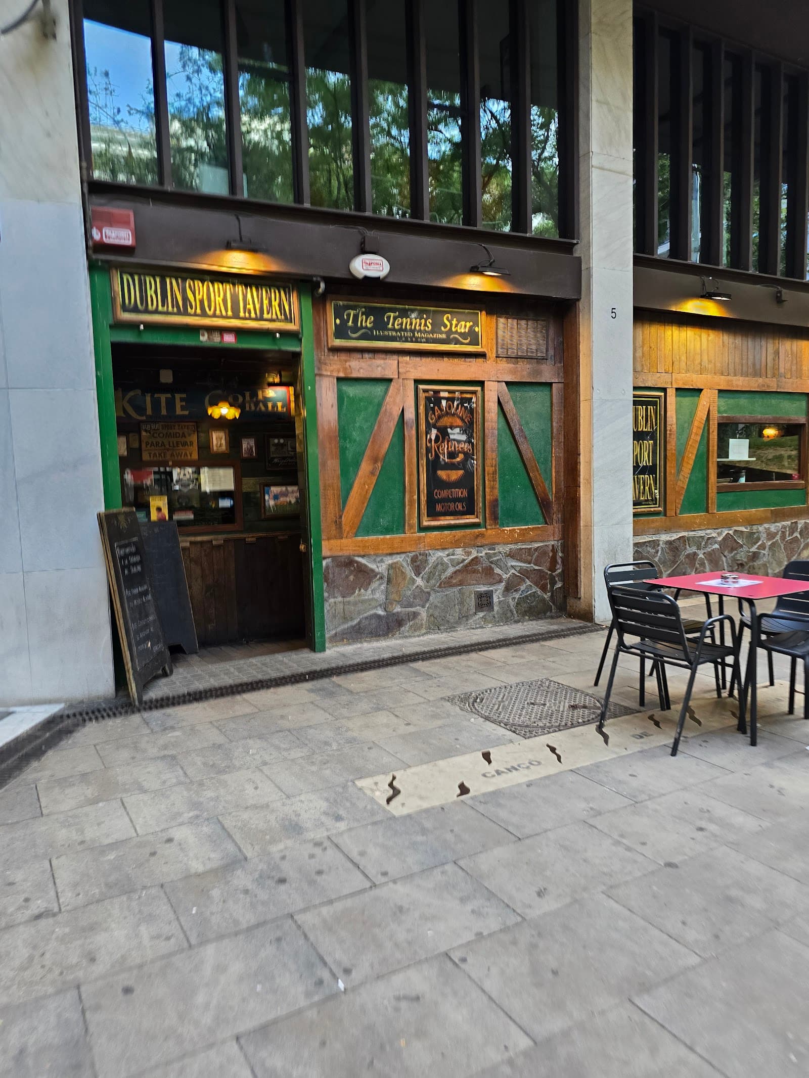 Dublin Sports Tavern — Irish pub in Barcelona