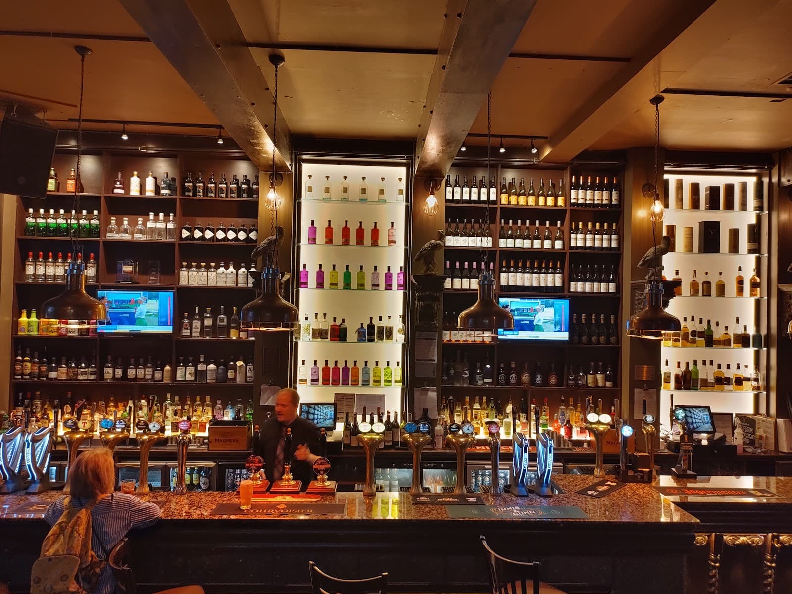 Durty Murphy's — Irish pub in Aberdeen