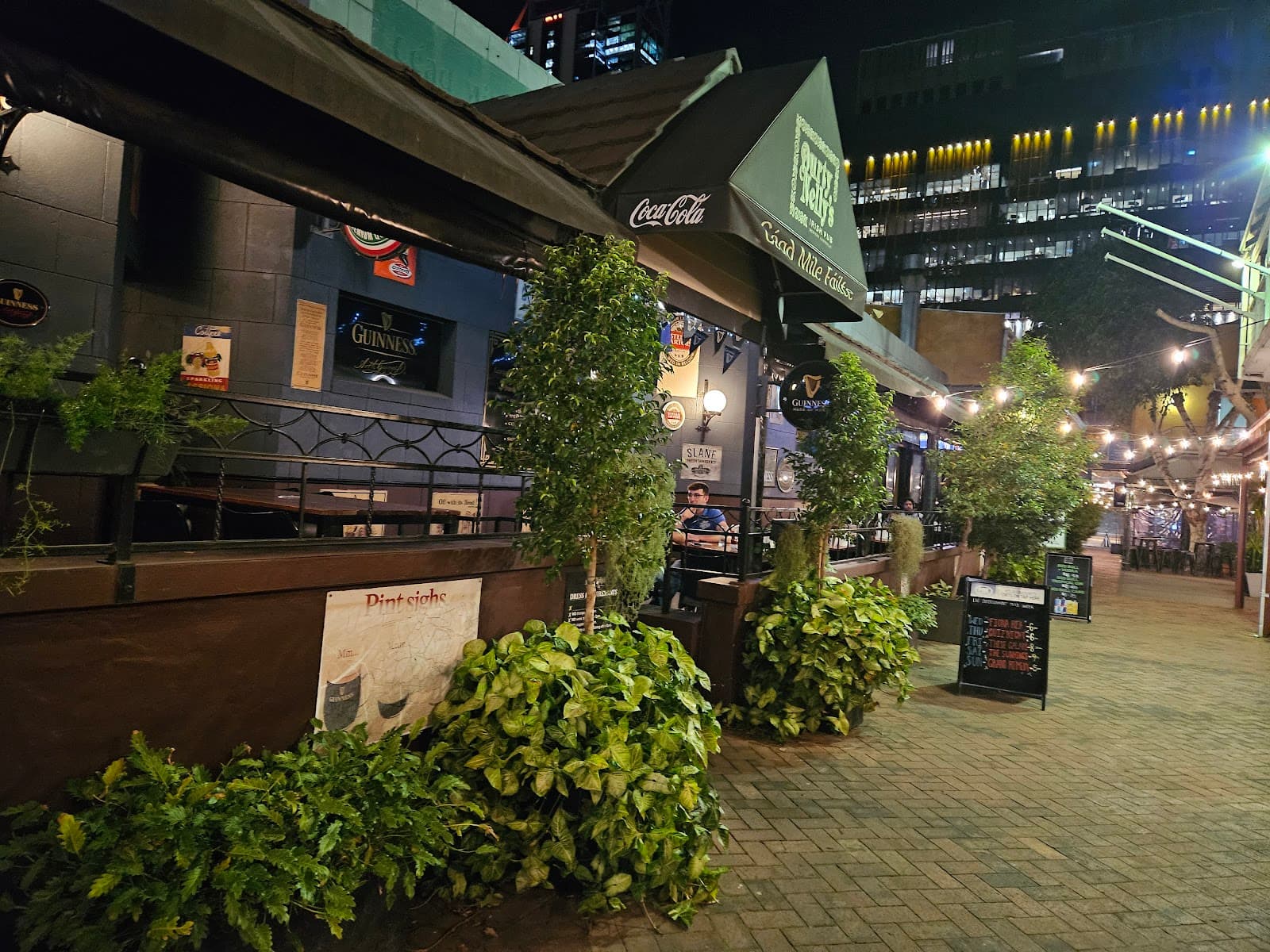 Durty Nelly's Irish Pub — Irish pub in Perth