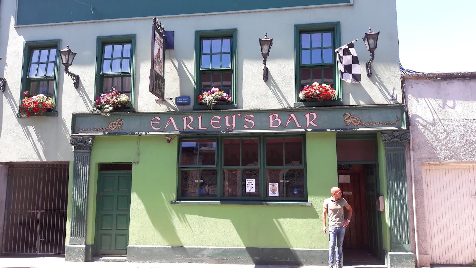Earley's Bar — Irish pub in Sligo