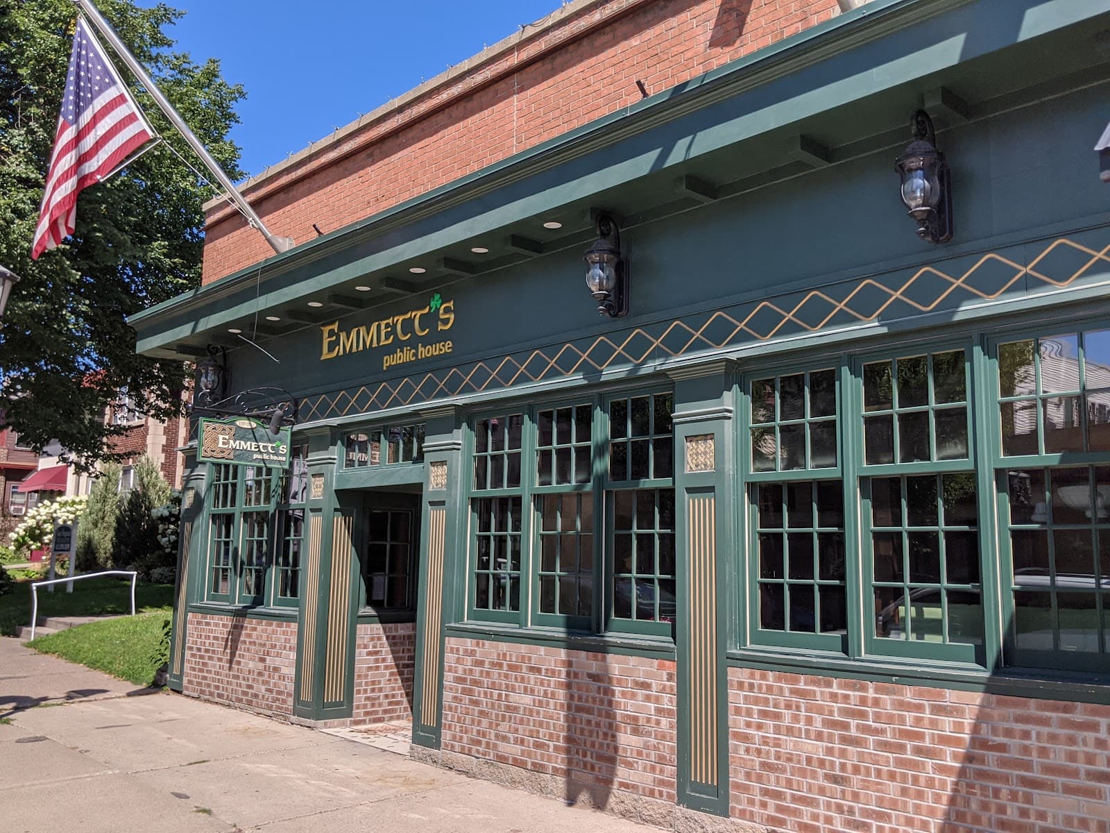 Emmett's Public House — Irish pub in St Paul