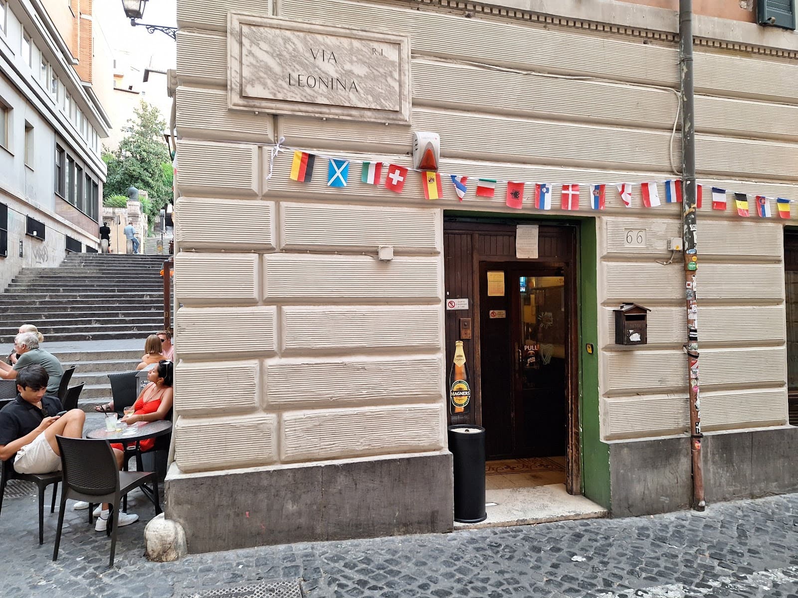 Finnegan irish pub — Irish pub in Rome
