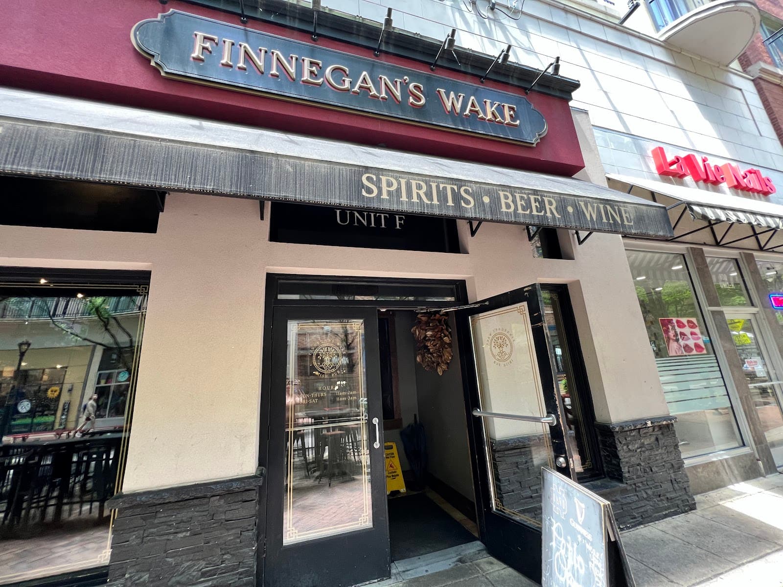 Finnegan's Wake Irish Pub — Irish pub in Washington DC