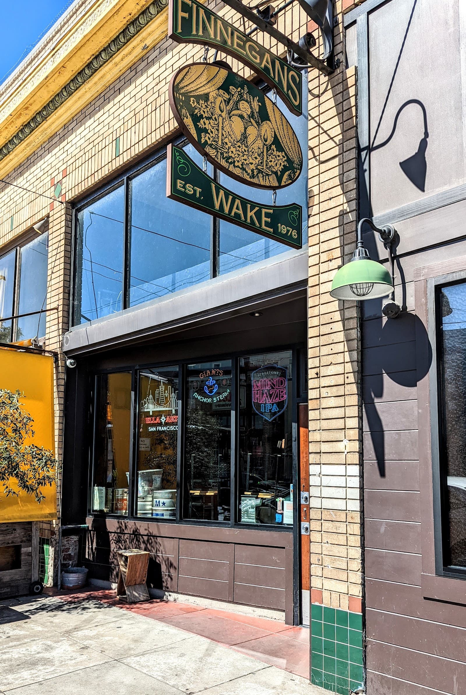 Finnegans Wake — Irish pub in San Francisco