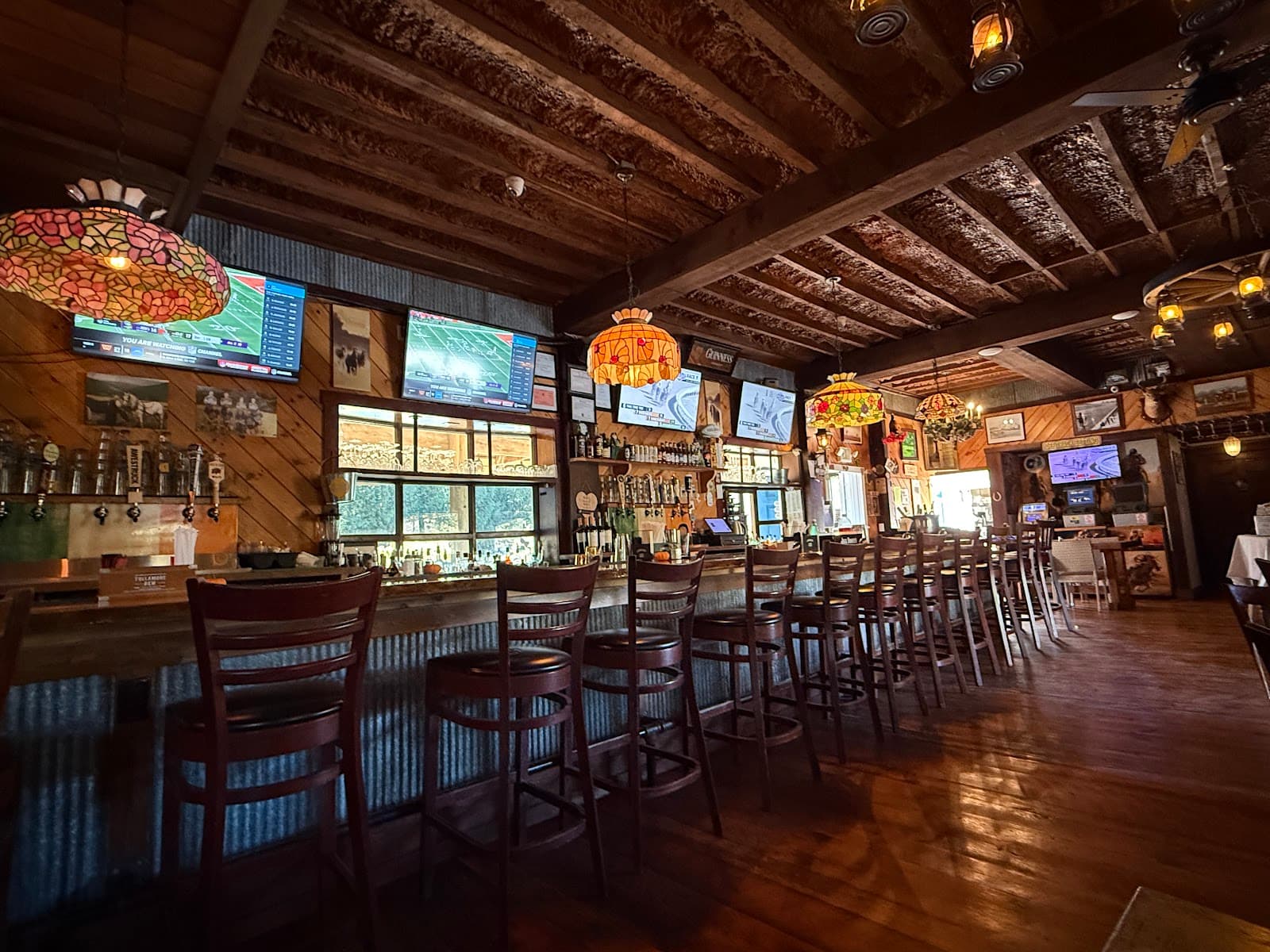 Five Furlongs Tavern — Irish pub in East Durham