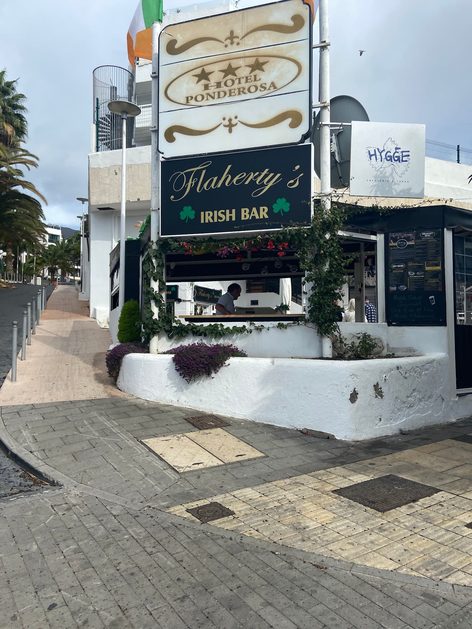 Flaherty's Irish Bar Tenerife — Irish pub in Tenerife