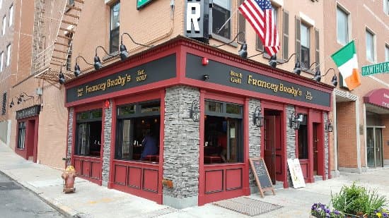 Francey Brady's — Irish pub in Yonkers