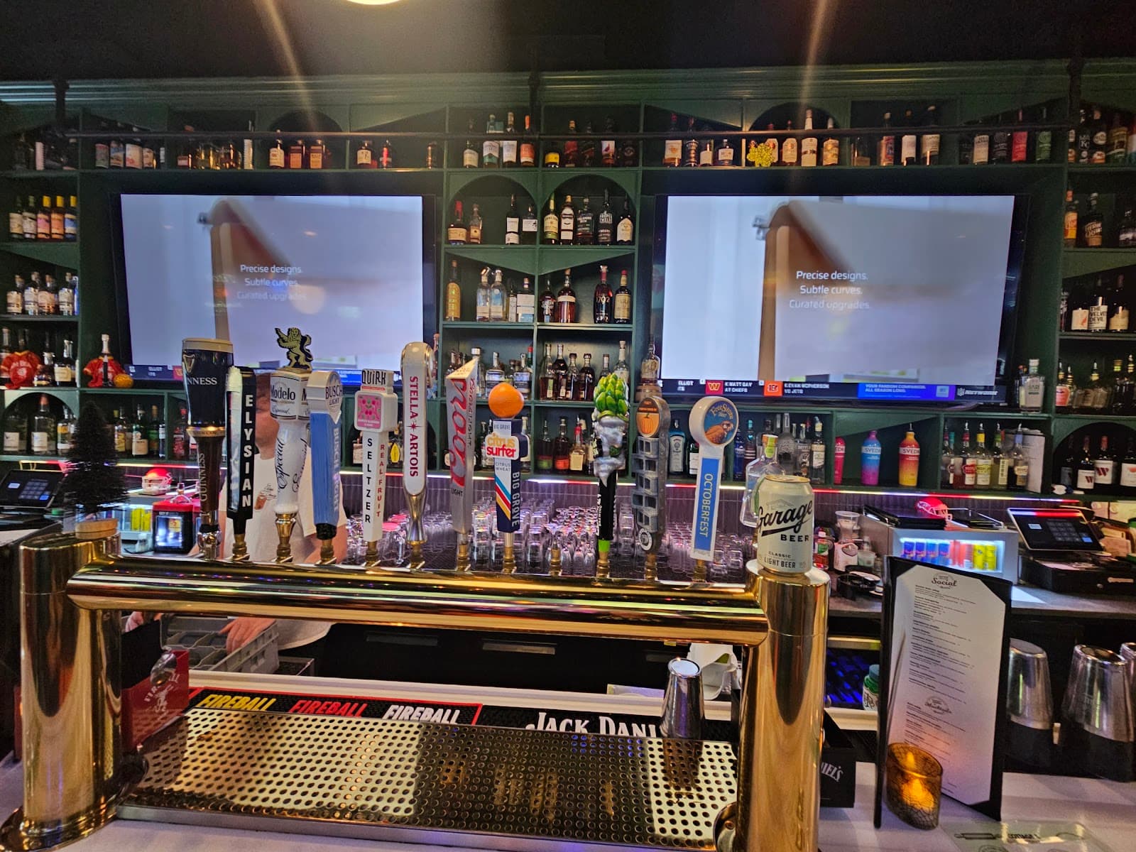 Gaels Public House & Sports — Irish pub in Kansas City