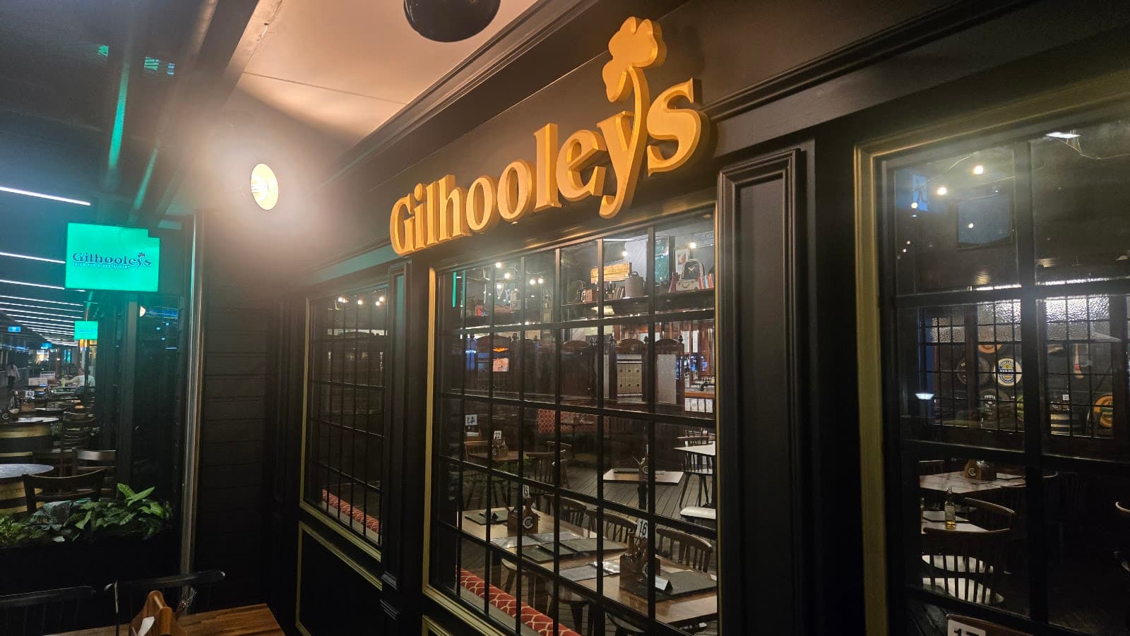 Gilhooleys Sunshine Plaza — Irish pub in Maroochydore
