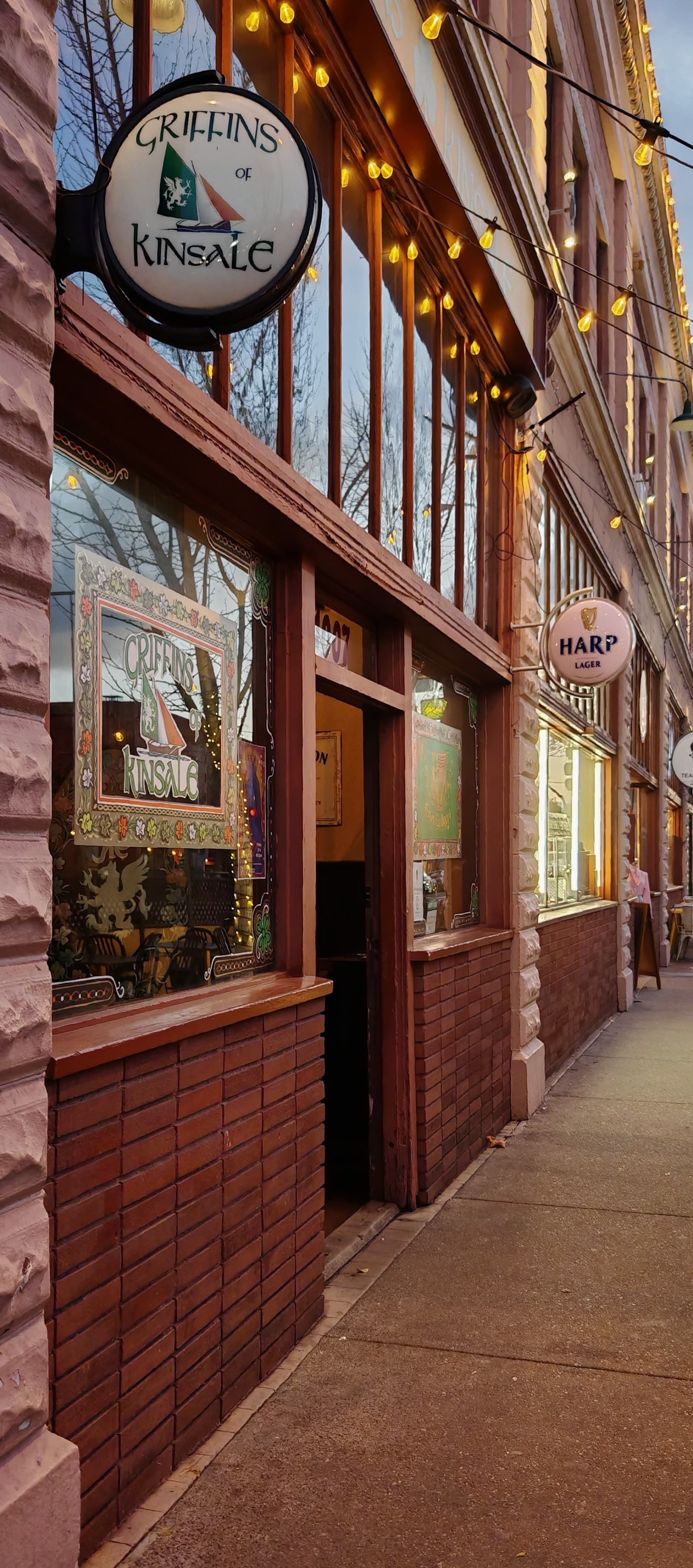 Griffins Of Kinsale — Irish pub in Los Angeles