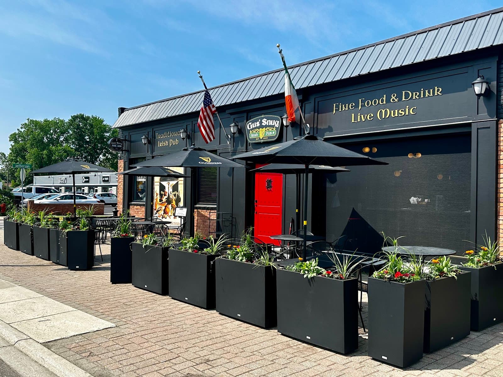 Gus' Snug Irish Pub — Irish pub in Detroit