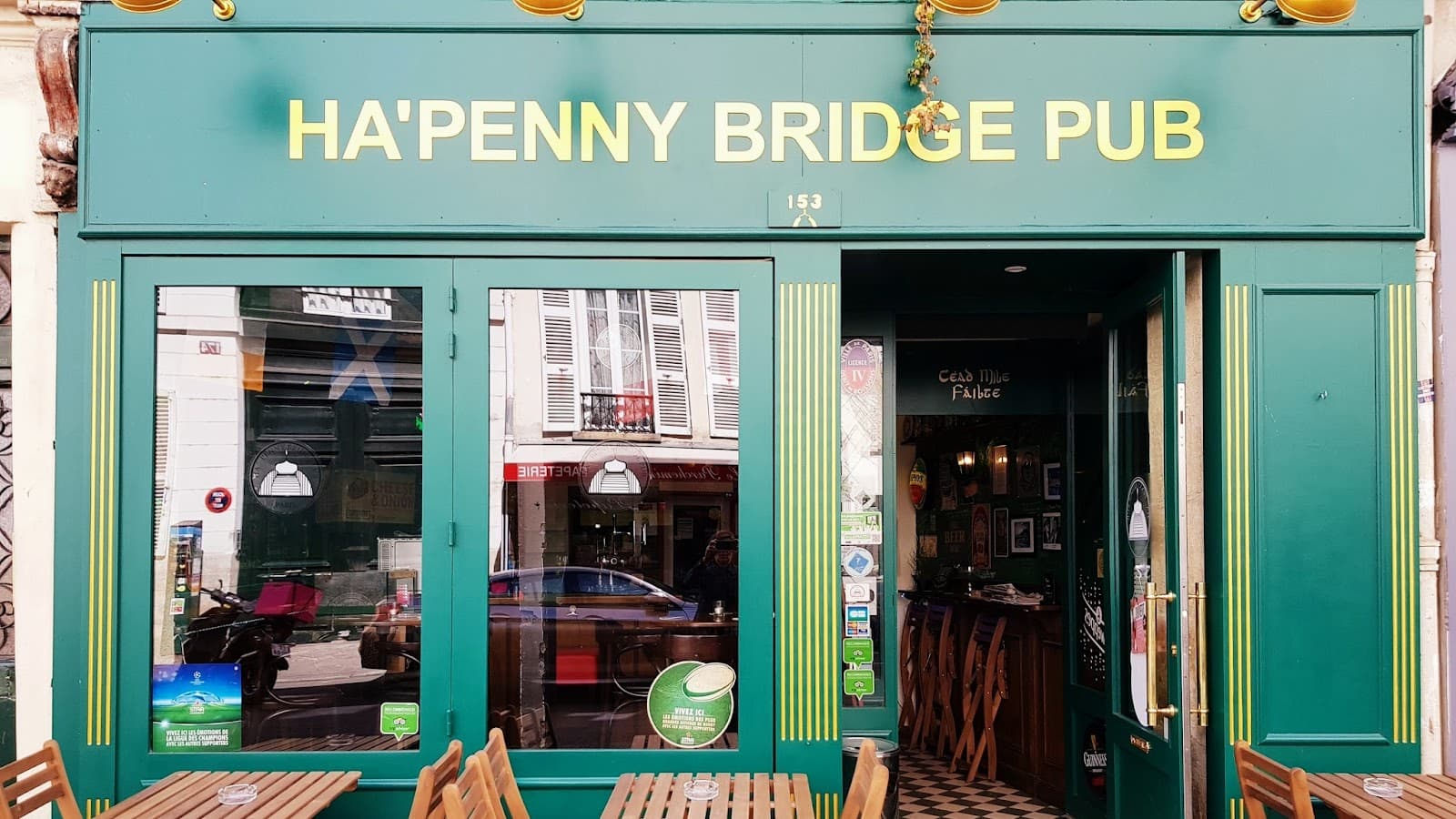 Ha'Penny Bridge Pub — Irish pub in Paris