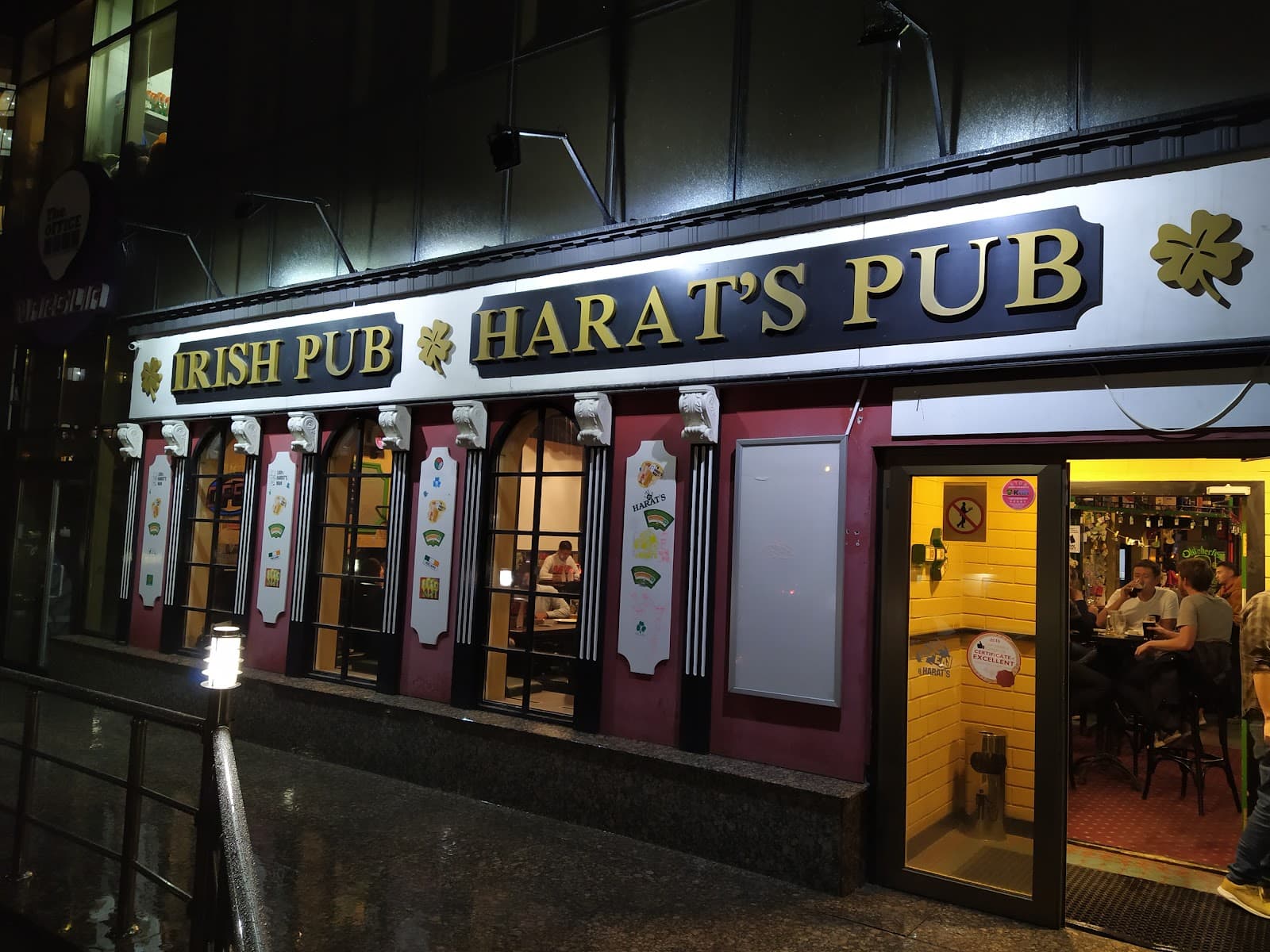 Harat's Pub — Irish pub in Almaty
