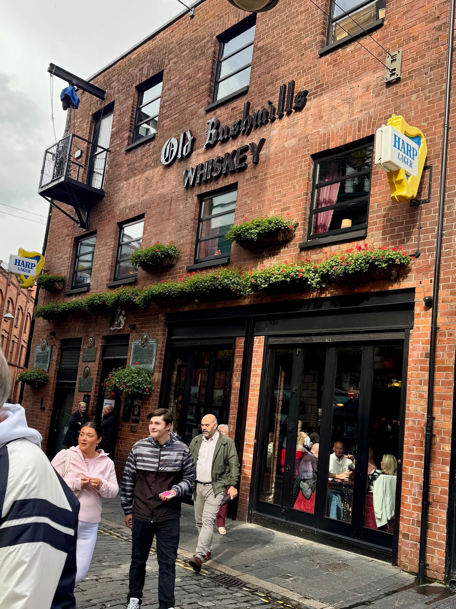 Harp Bar — Irish pub in Belfast