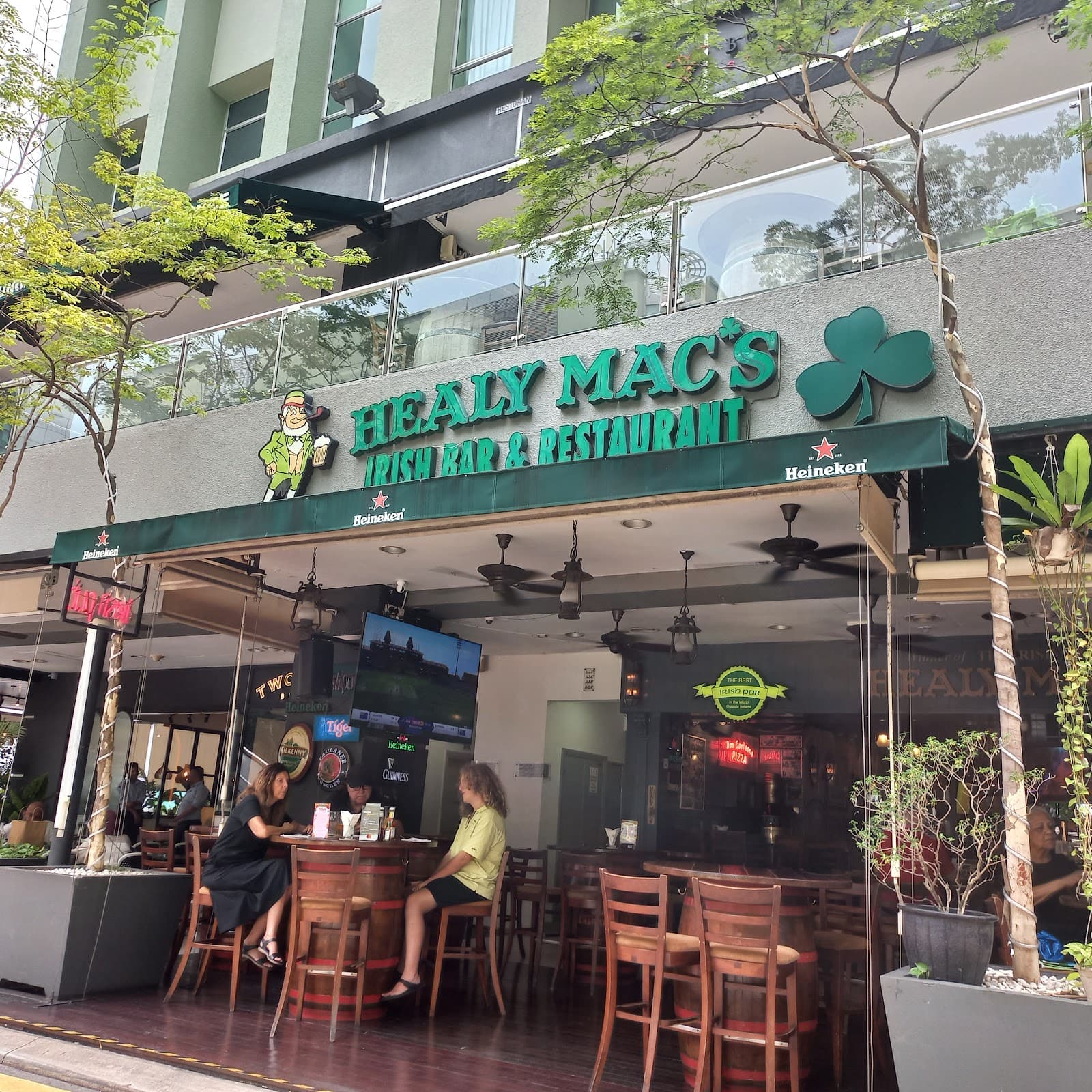 Healy Mac's Irish Bar & Restaurant - Publika — Irish pub in Kuala Lumpur