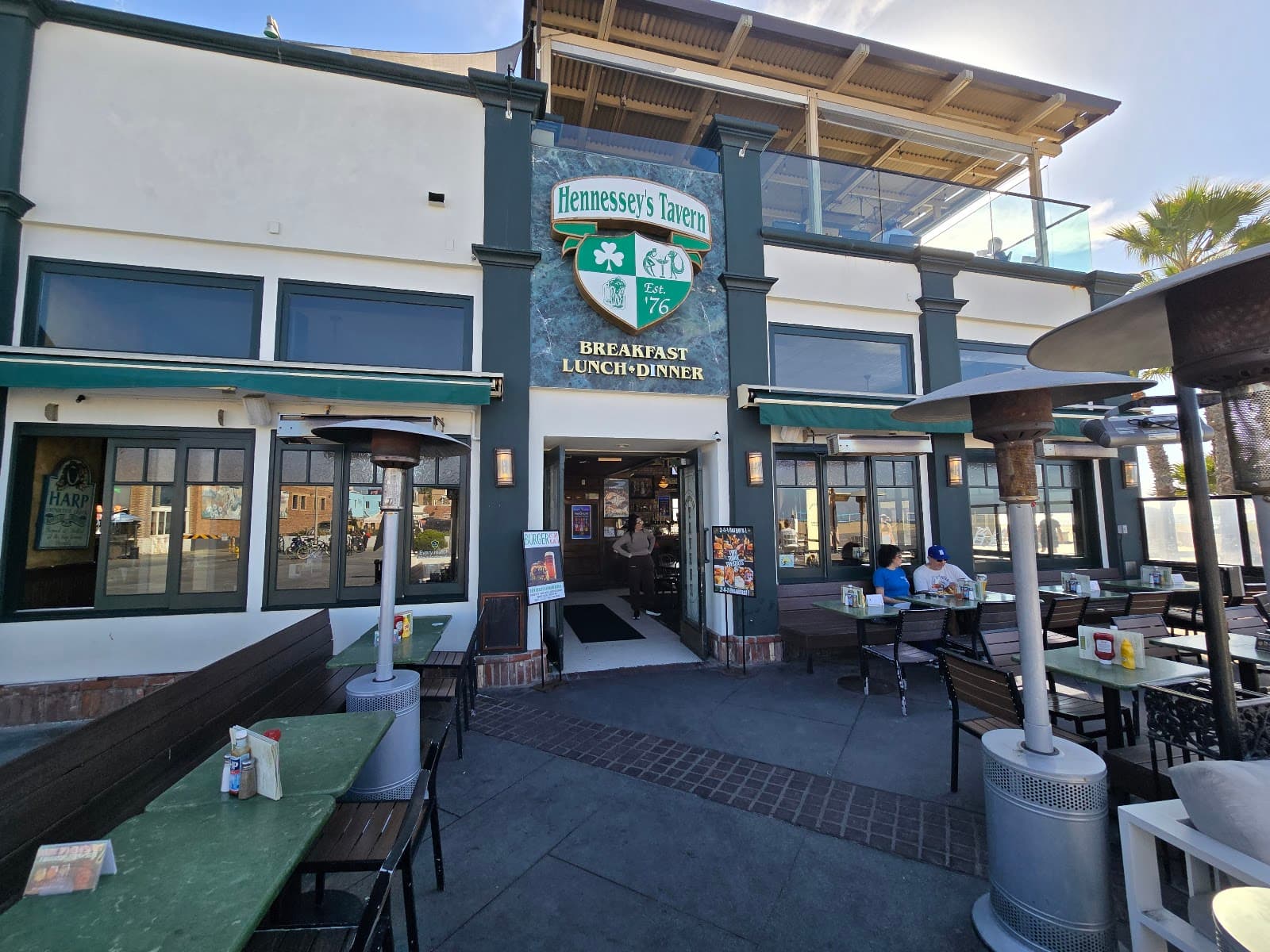 Hennessey's Tavern Hermosa Beach — Irish pub in Los Angeles