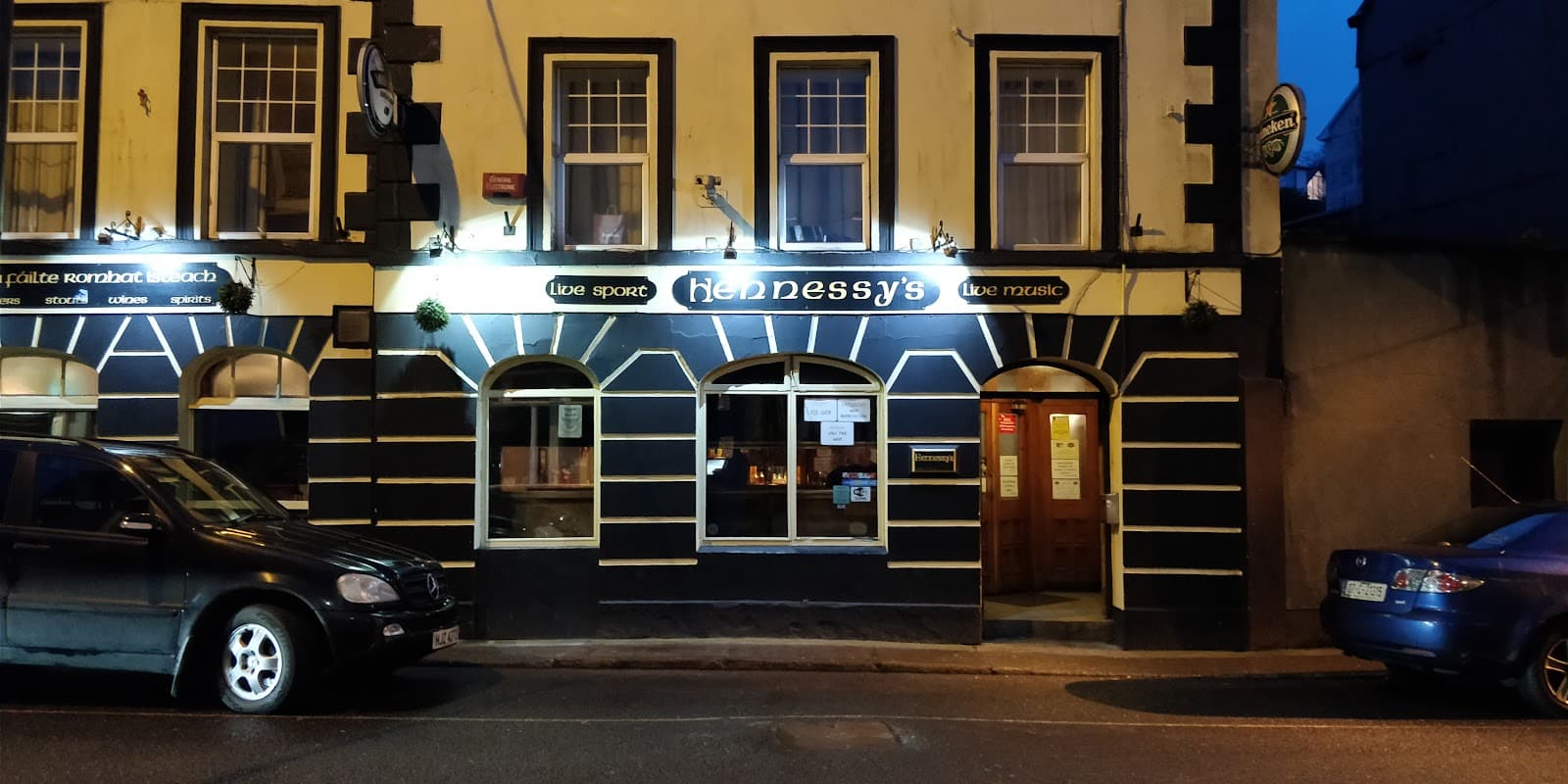 Hennessy's Bar — Irish pub in Youghal