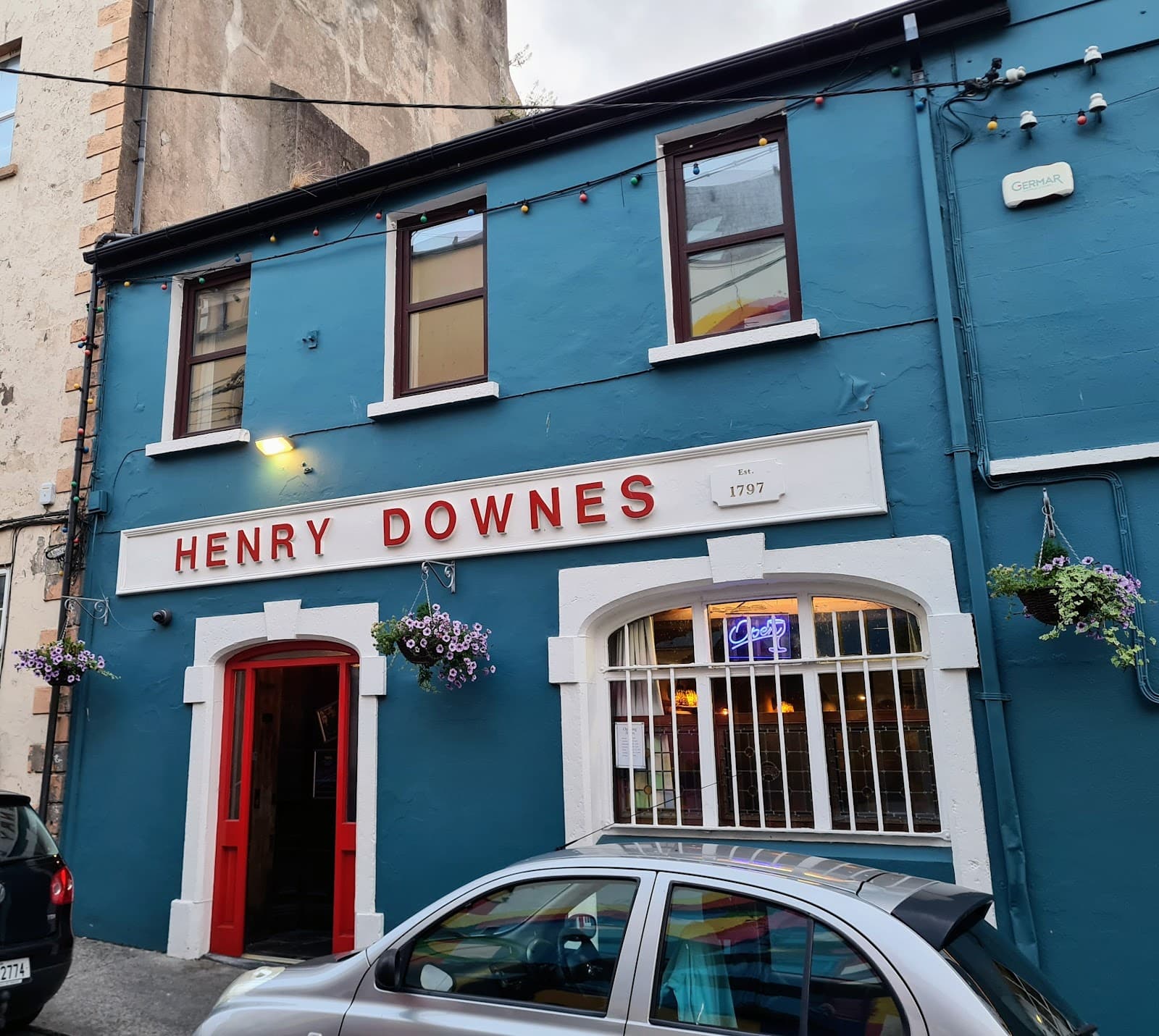 Henry Downes & Co. — Irish pub in Waterford