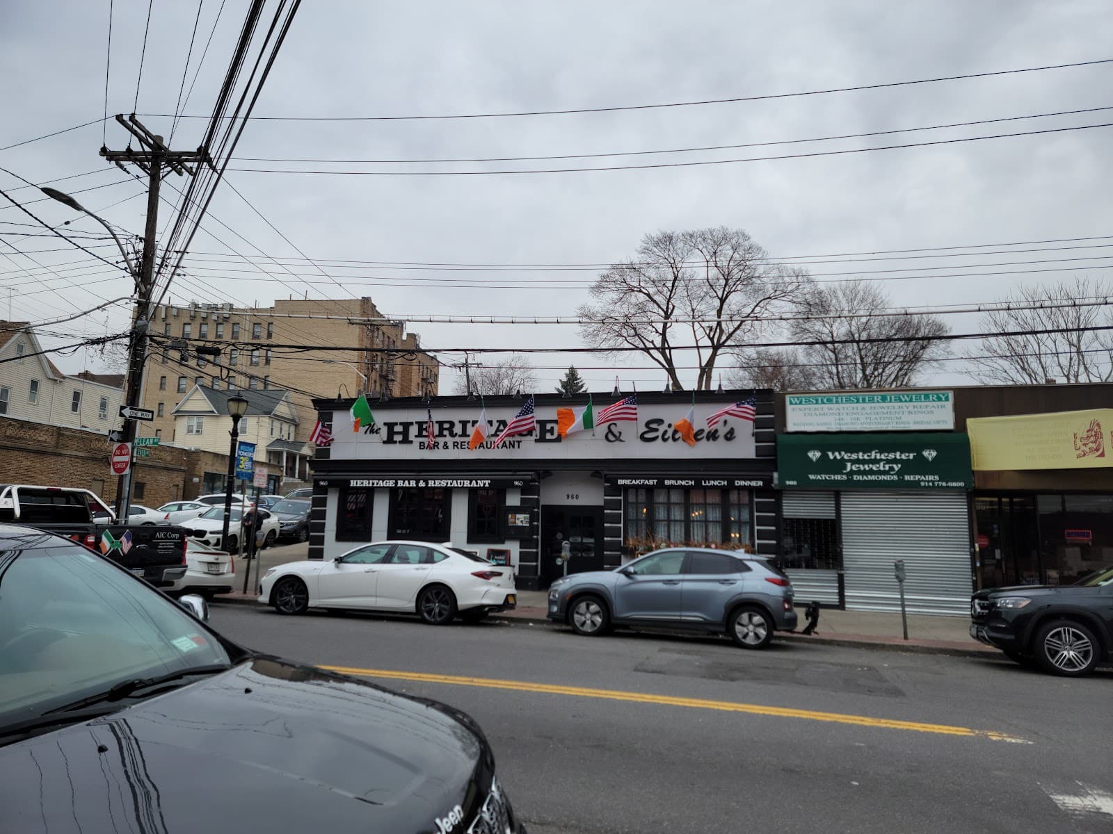 Heritage Bar & Restaurant — Irish pub in Yonkers