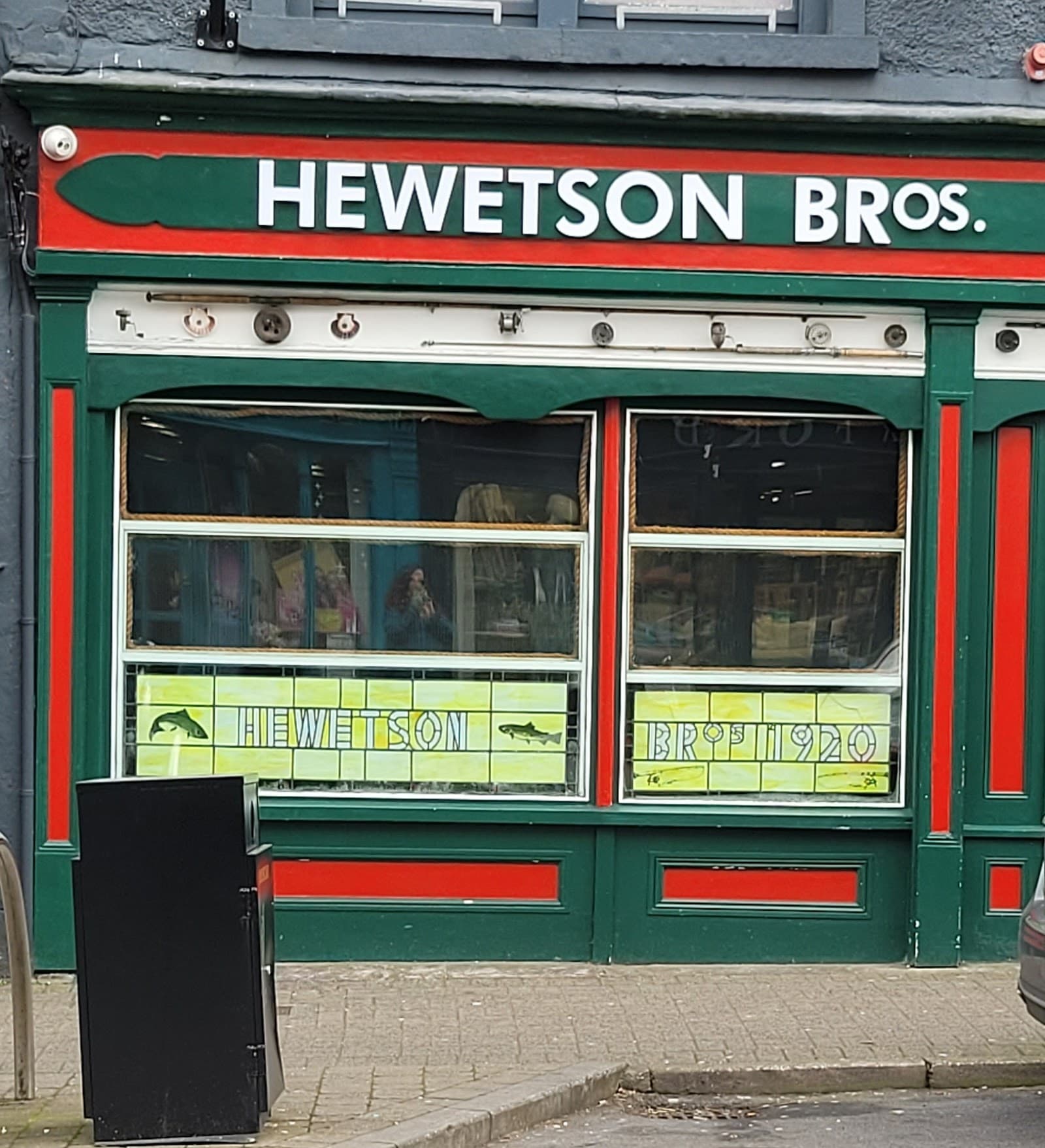 Hewetson Bros. Bar — Irish pub in Westport