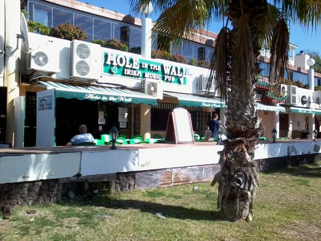 Hole in the Wall Irish Pub — Irish pub in Tenerife