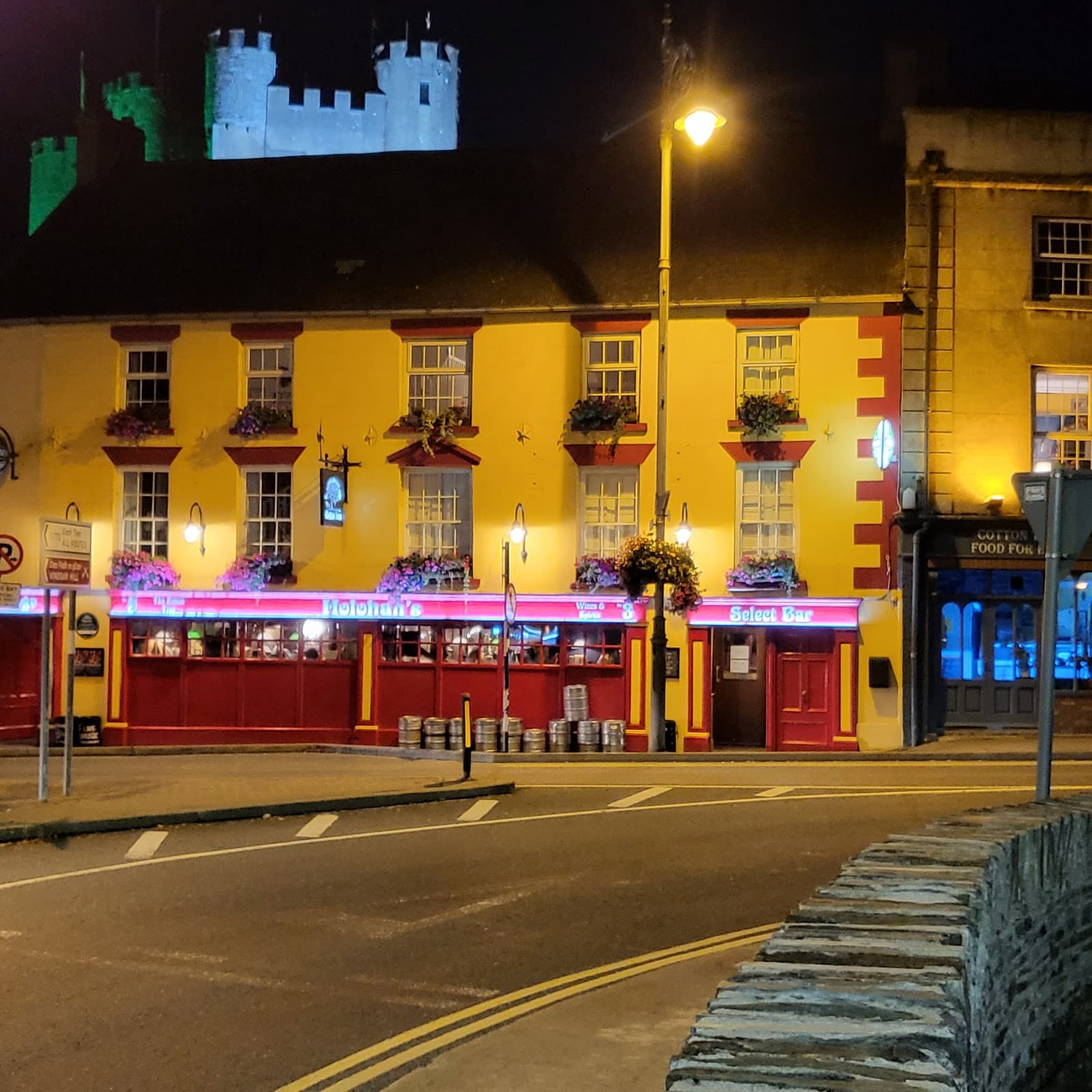 Holohans Pub — Irish pub in Enniscorthy