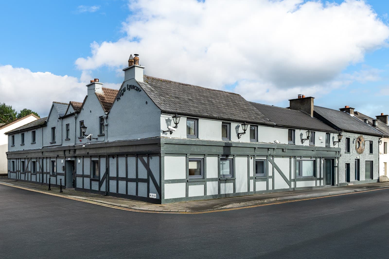 Hugh Lynch's — Irish pub in Tullamore