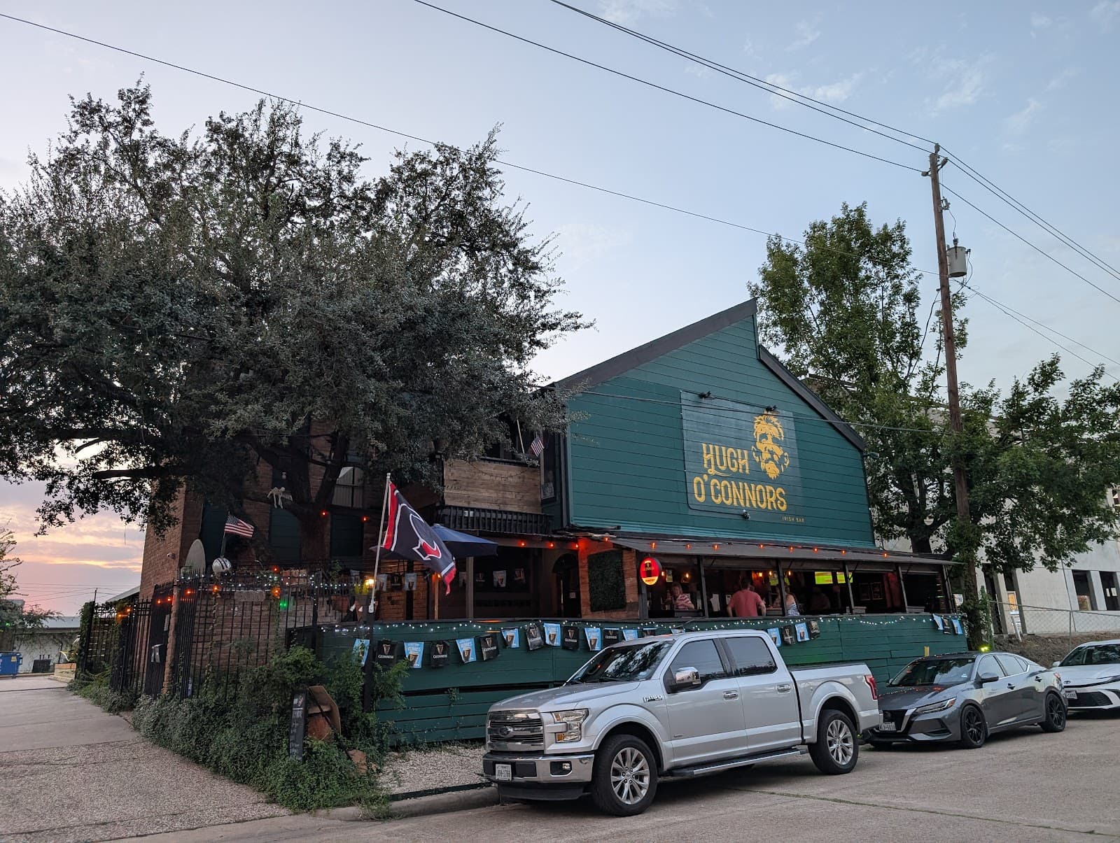 Hugh O'Connors — Irish pub in Houston