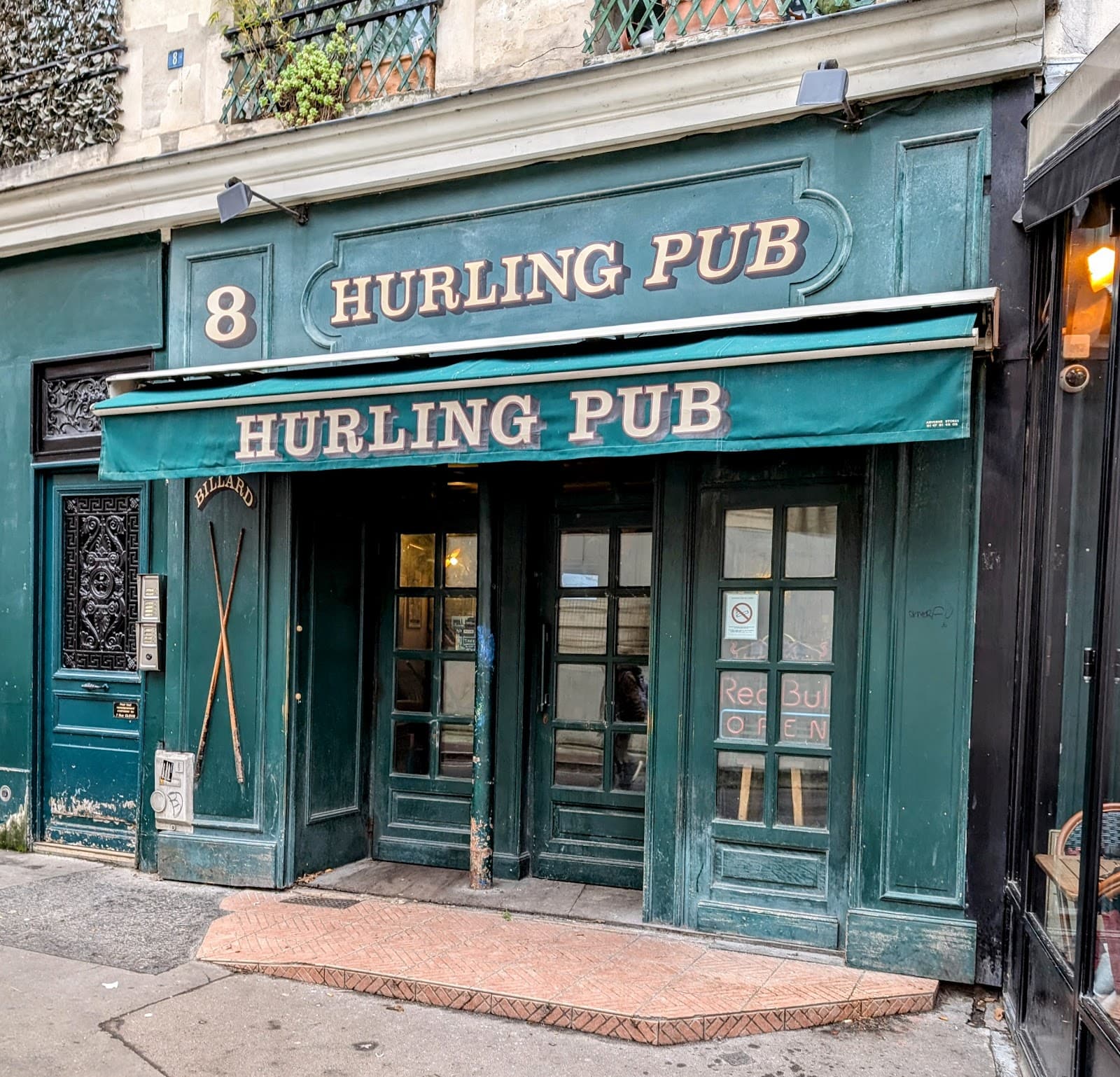 Hurling Pub — Irish pub in Paris