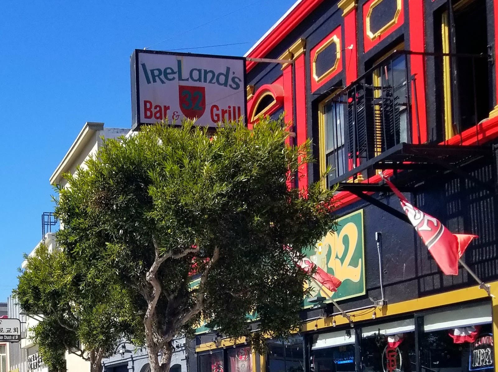 Ireland's 32 — Irish pub in San Francisco
