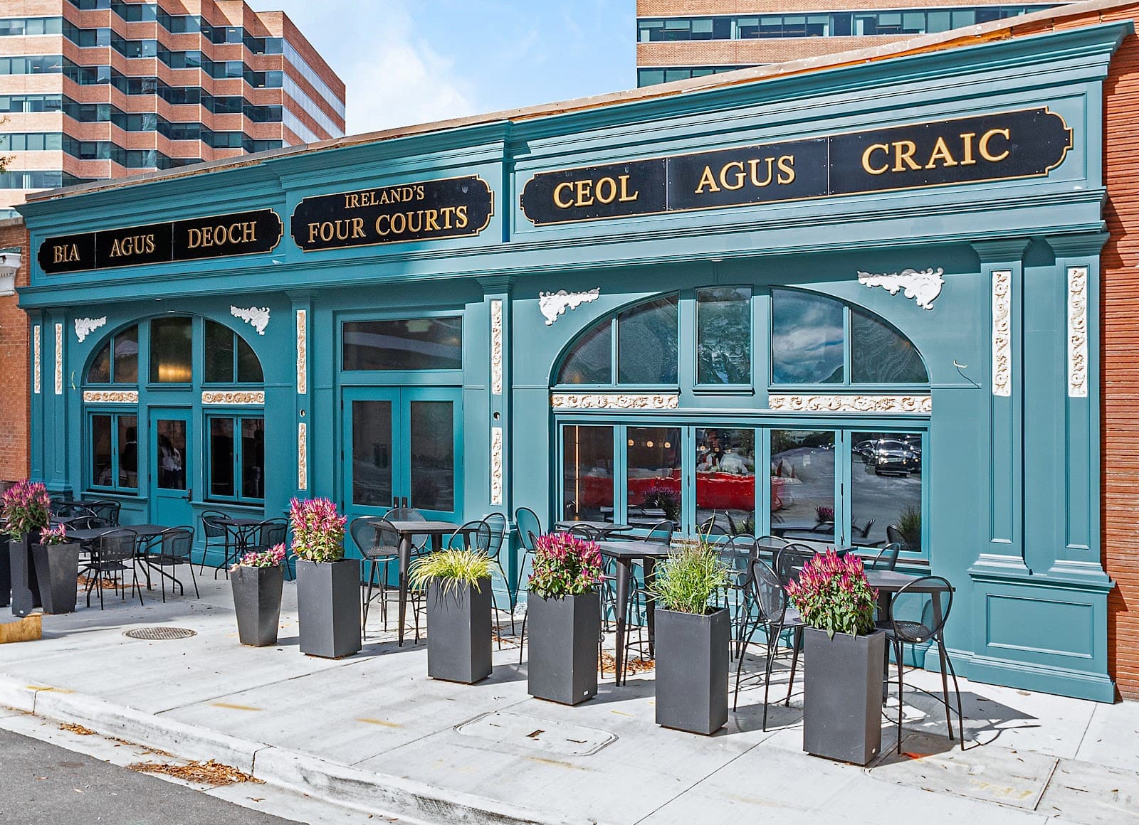Ireland's Four Courts — Irish pub in Washington DC