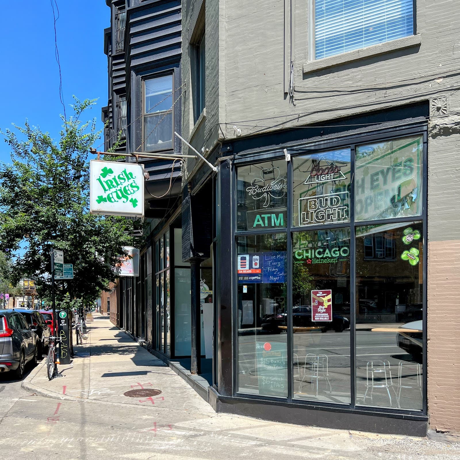 Irish Eyes — Irish pub in Chicago