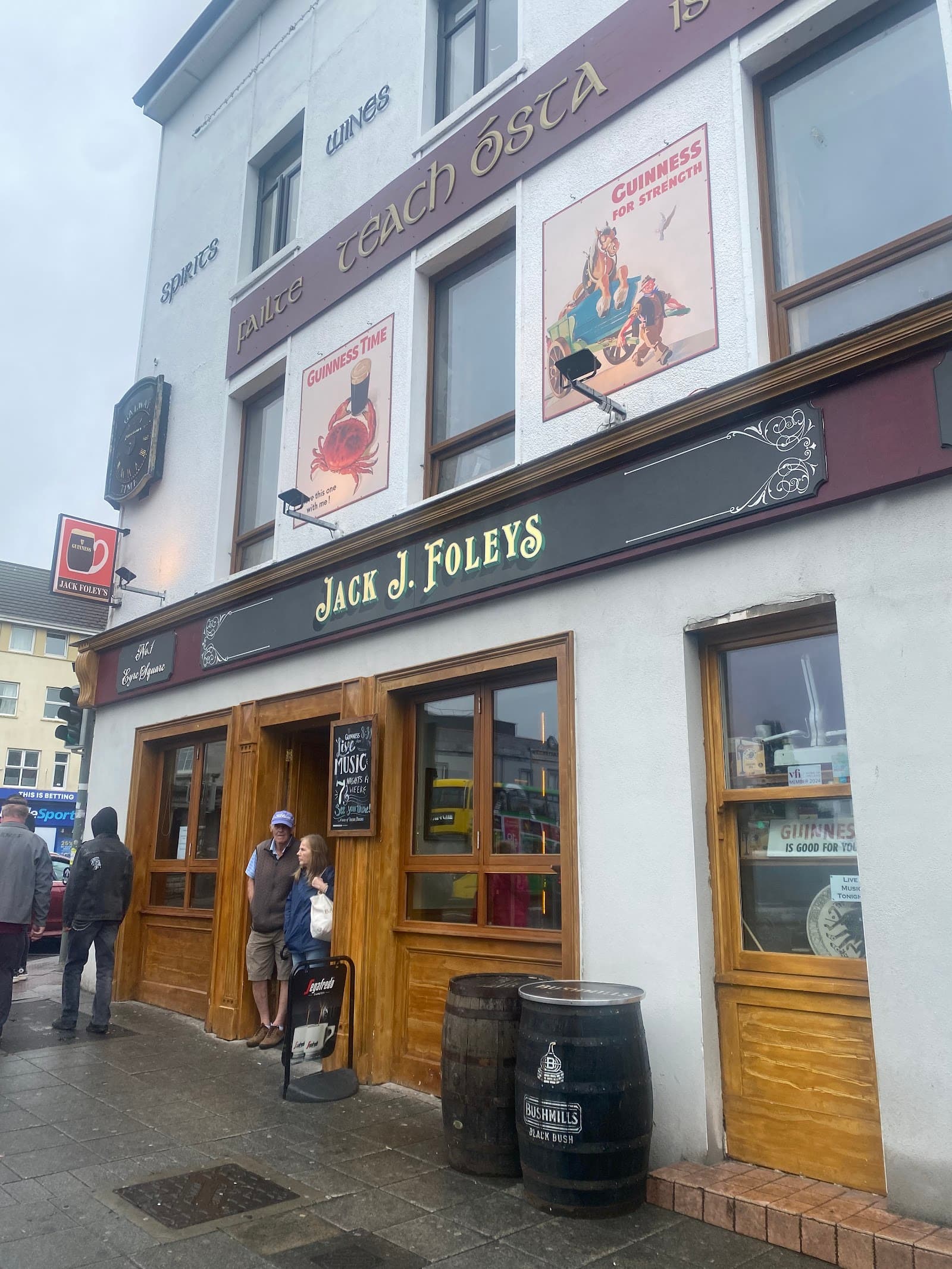Jack J. Foleys — Irish pub in Galway
