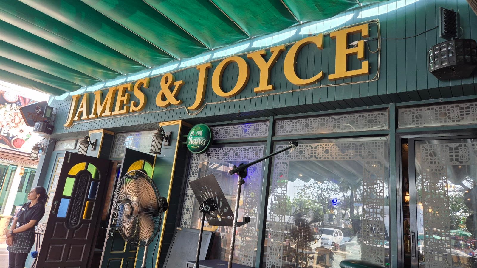 James & Joyce Irish Pub — Irish pub in Phuket