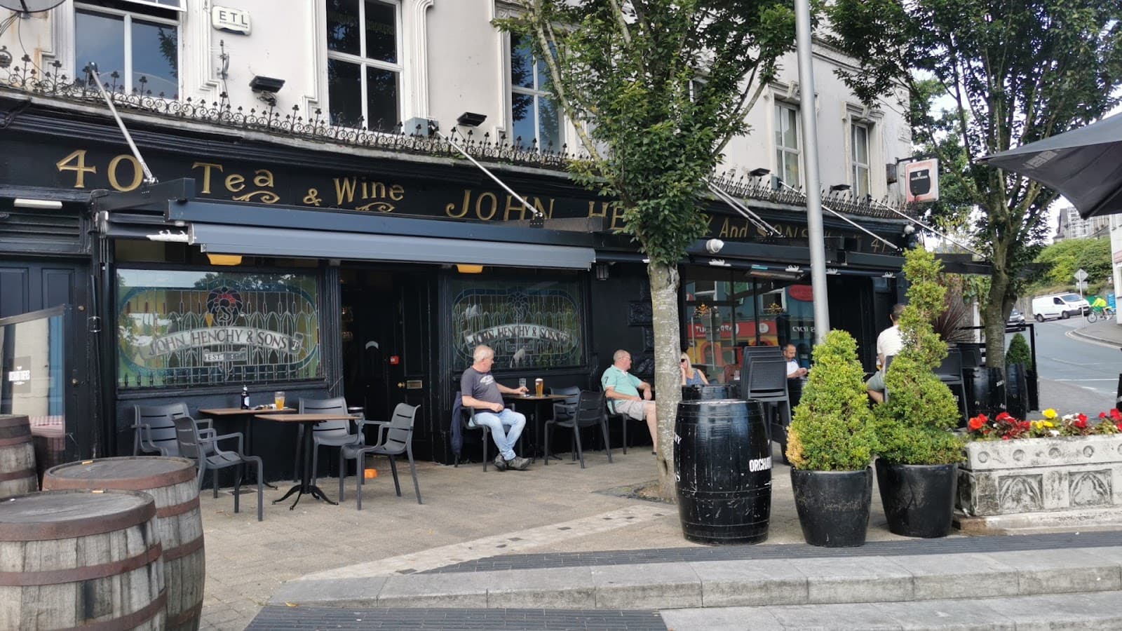 John Henchy & Sons — Irish pub in Cork