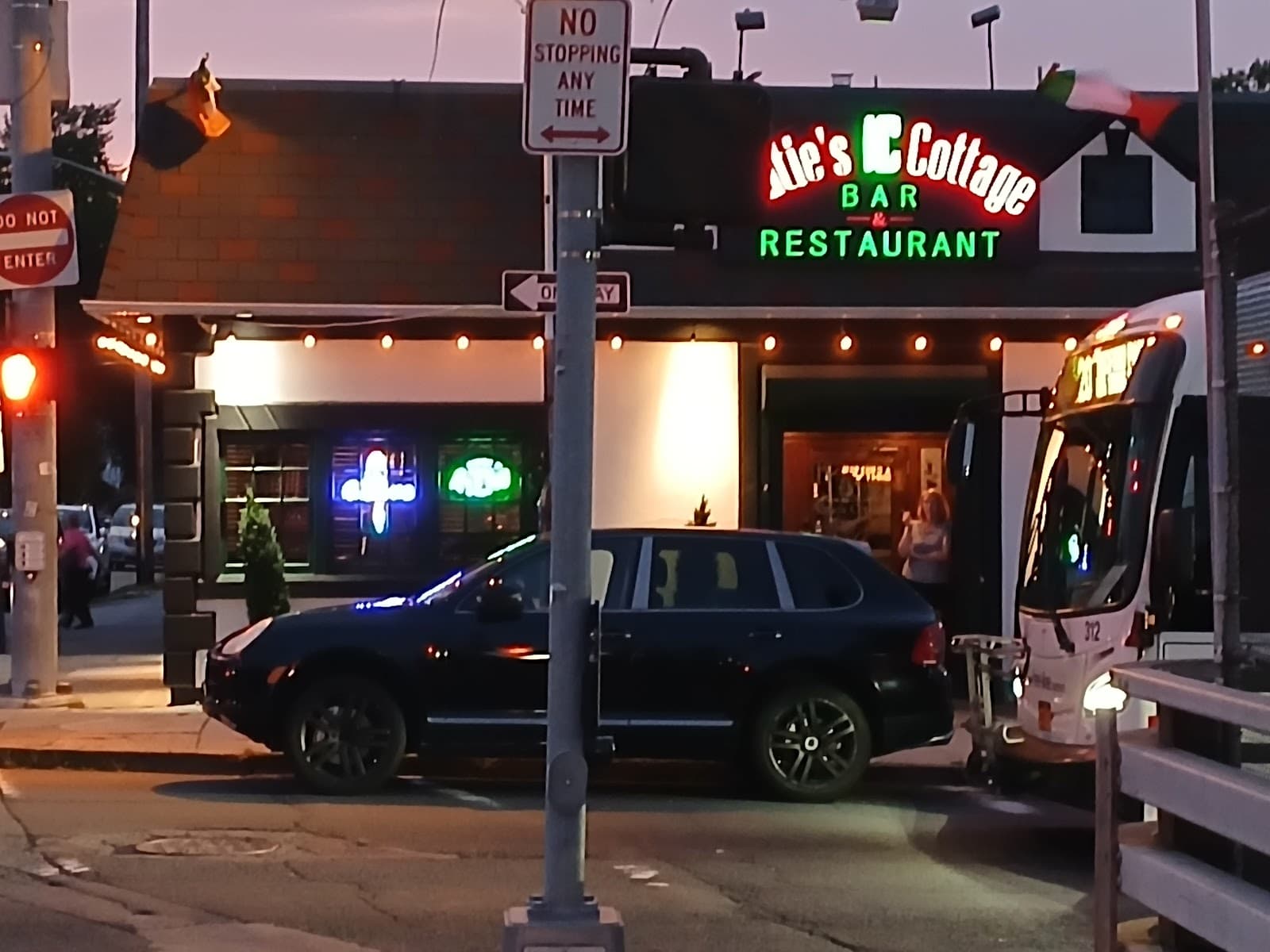Katie's Cottage — Irish pub in Yonkers