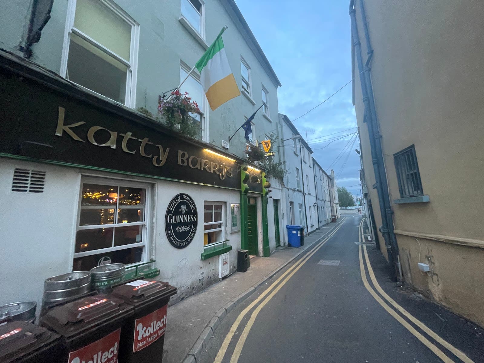 Katty Barry's Bar — Irish pub in Waterford