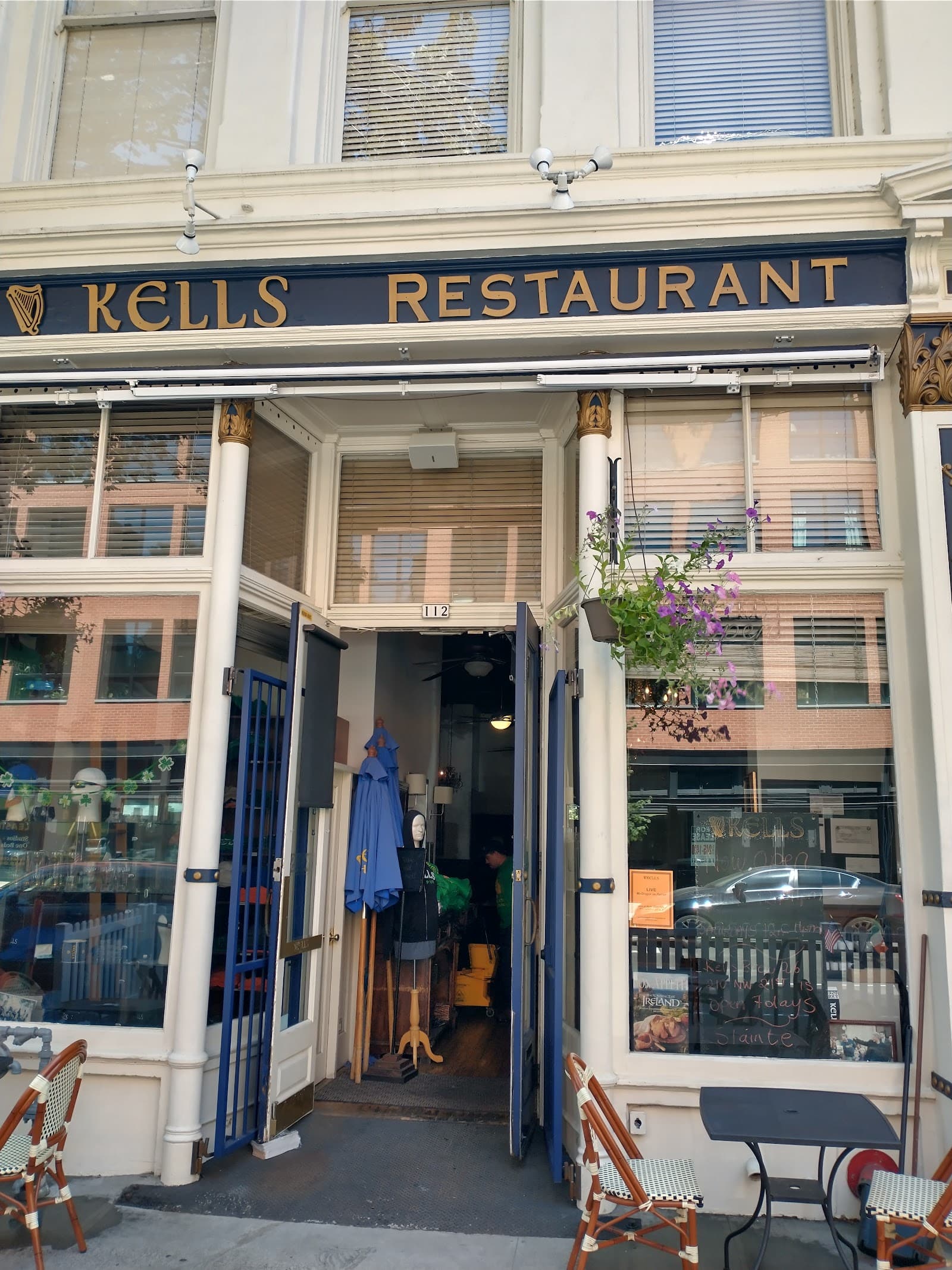 Kells Irish Restaurant & Pub — Irish pub in Portland